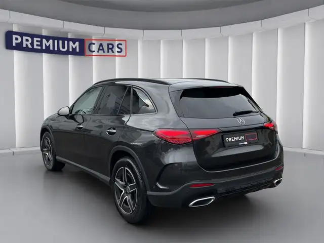 Mercedes-Benz GLC view 3