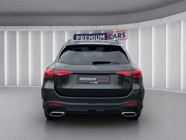 Mercedes-Benz GLC view 4