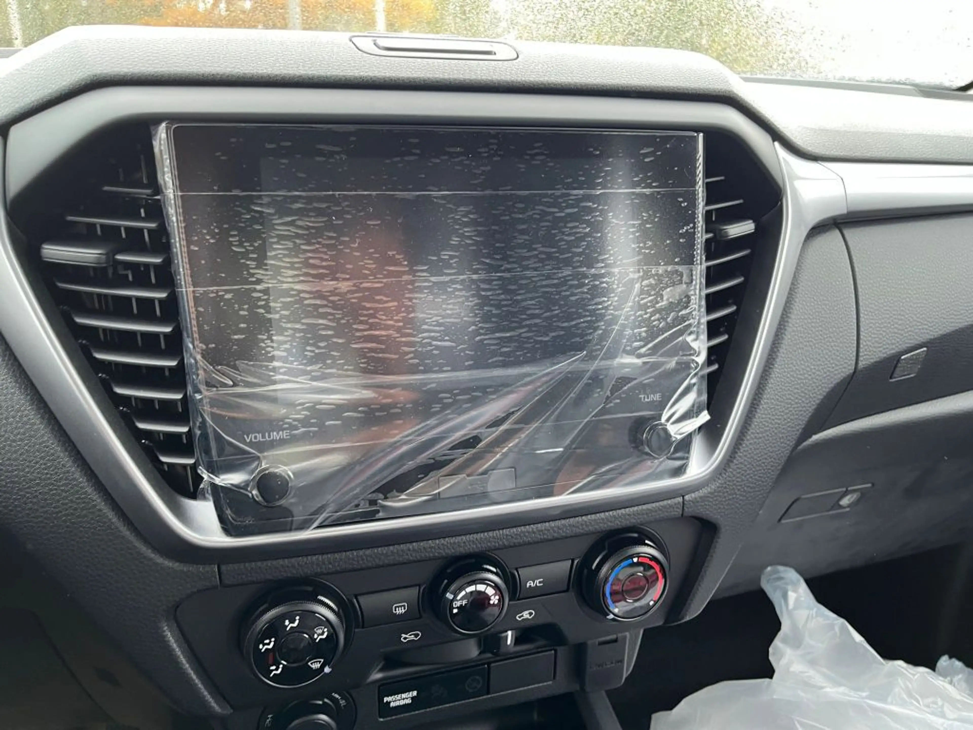 Isuzu D-Max Double Cab 4WD Autm. LSE — photo 4