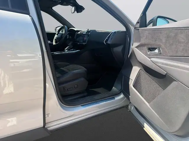 DS Automobiles DS 7 view 11