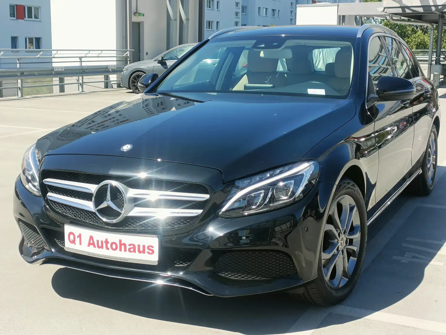 Mercedes-Benz C 200 C 200 T AVANTG. 9G/LED/LEDERBEIGE/AMB/SHZ/TOTW/AHK Schwarz - 1