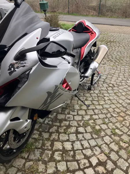 Suzuki Hayabusa - foto 7