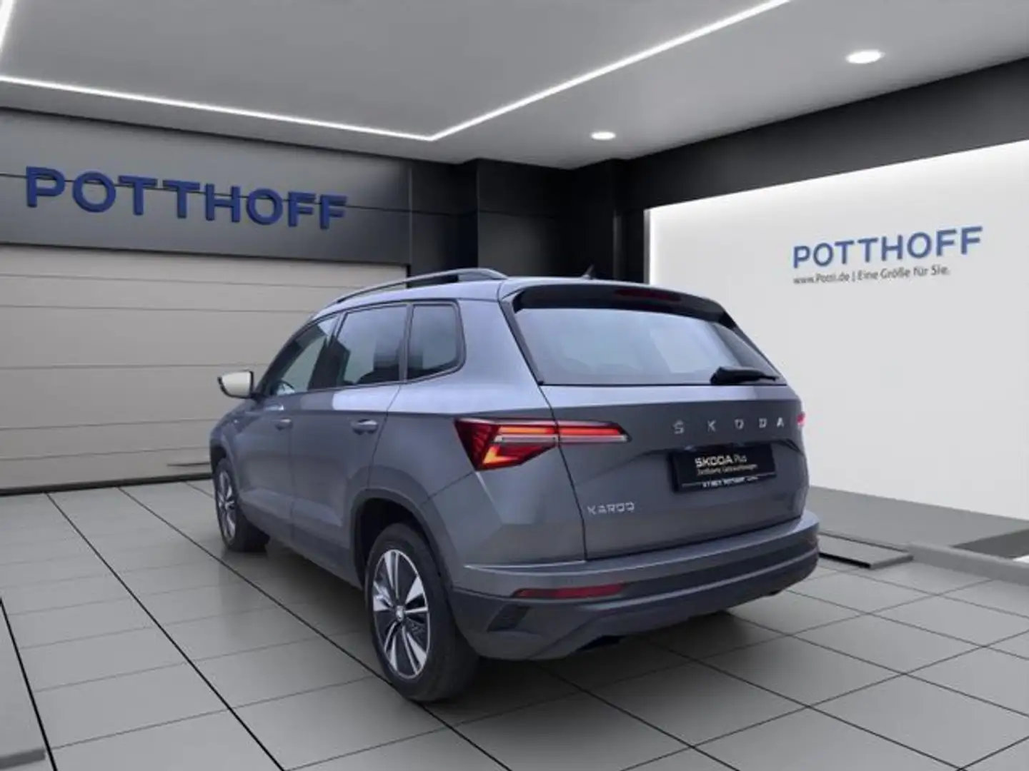 Skoda Karoq 2.0 TDI DSG TOUR AHK KAMERA MATRIX PDC Grau - 2
