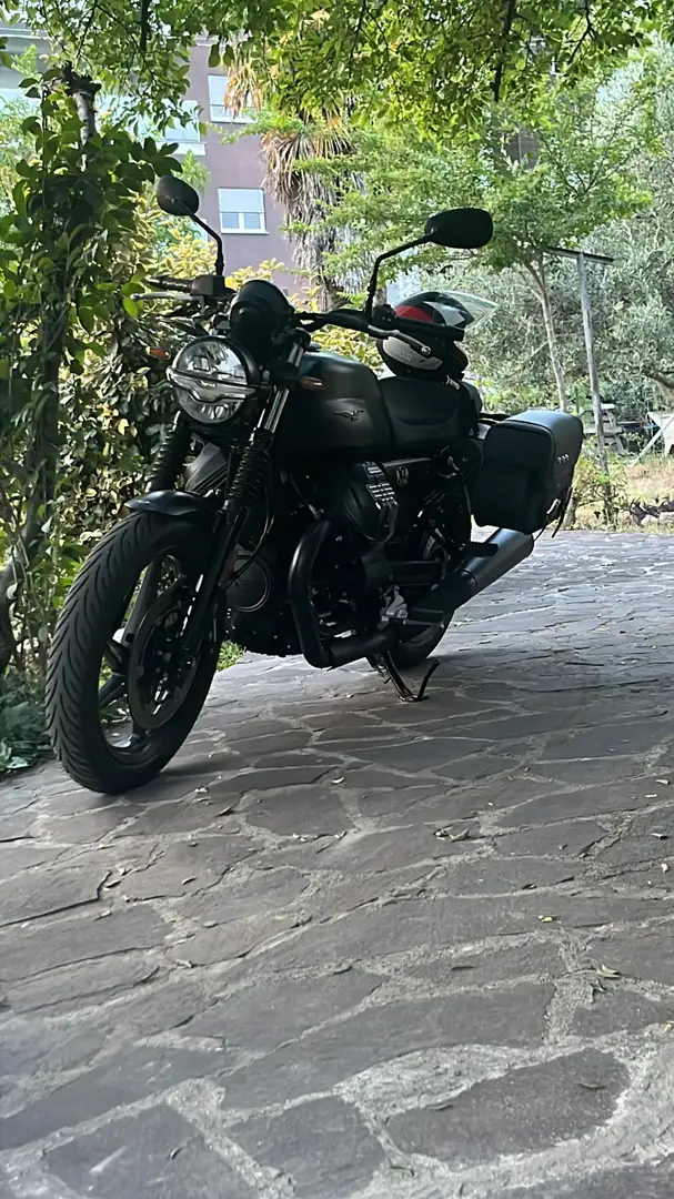 Moto Guzzi V 7 stone Czarny - 1