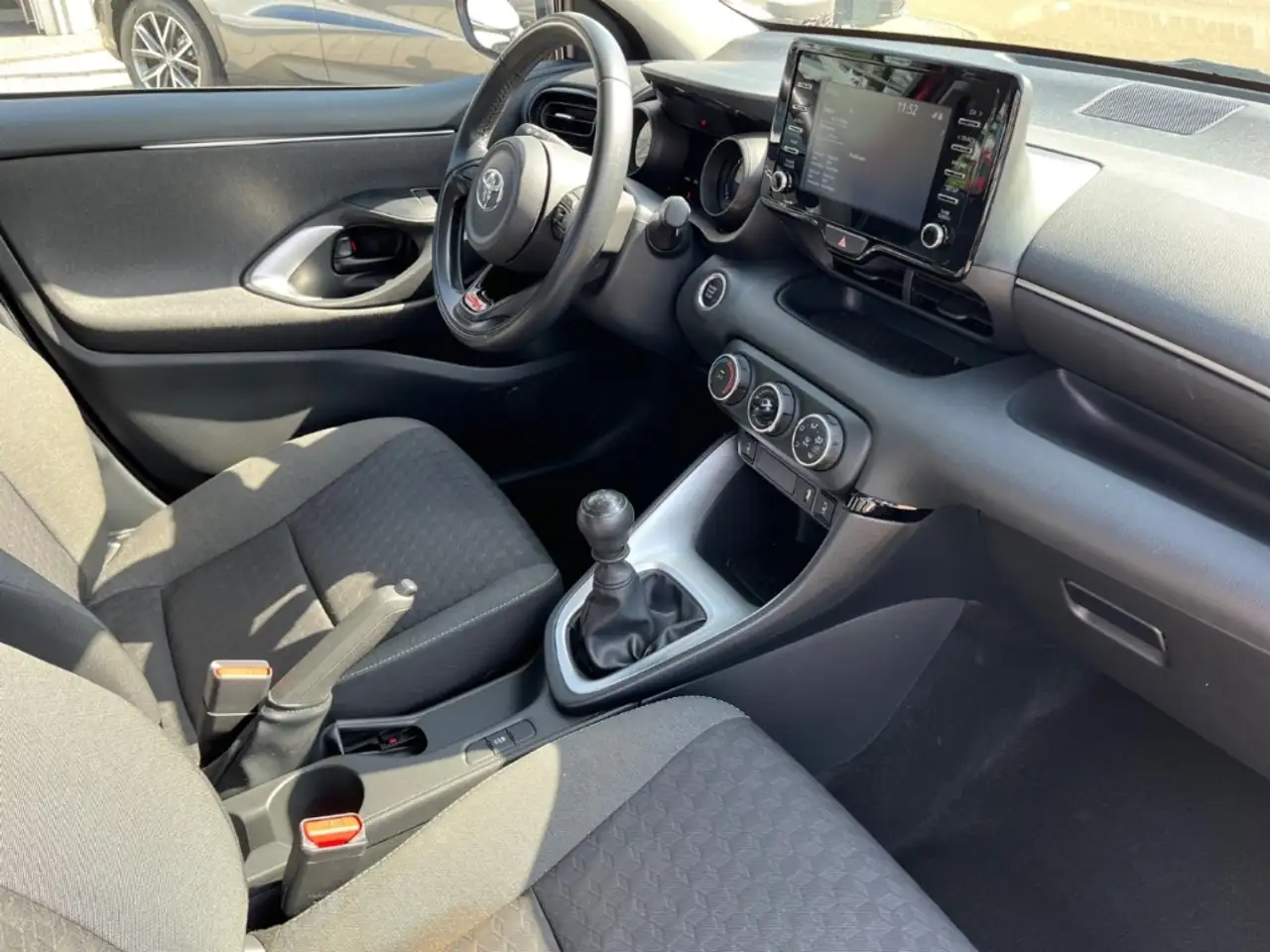 Toyota Yaris Team Deutschland 1,5l (125PS) 6-Gang inkl. Winterr, миниатюра 21