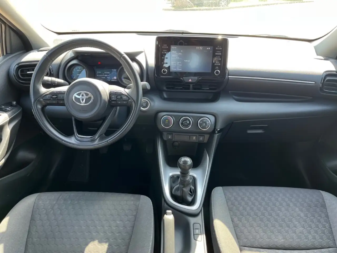 Toyota Yaris Team Deutschland 1,5l (125PS) 6-Gang inkl. Winterr, миниатюра 18