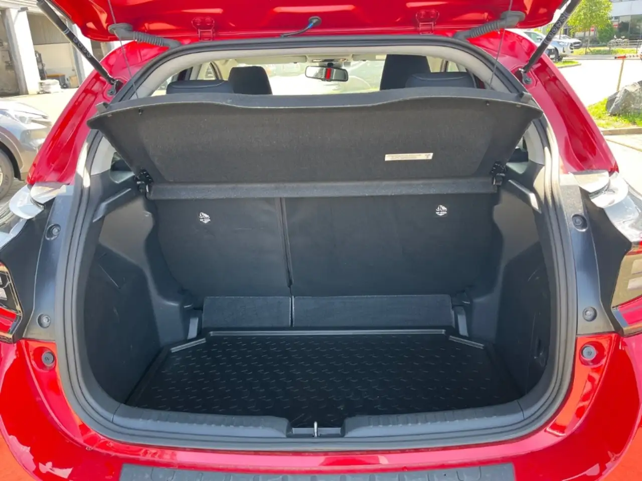 Toyota Yaris Team Deutschland 1,5l (125PS) 6-Gang inkl. Winterr, миниатюра 9