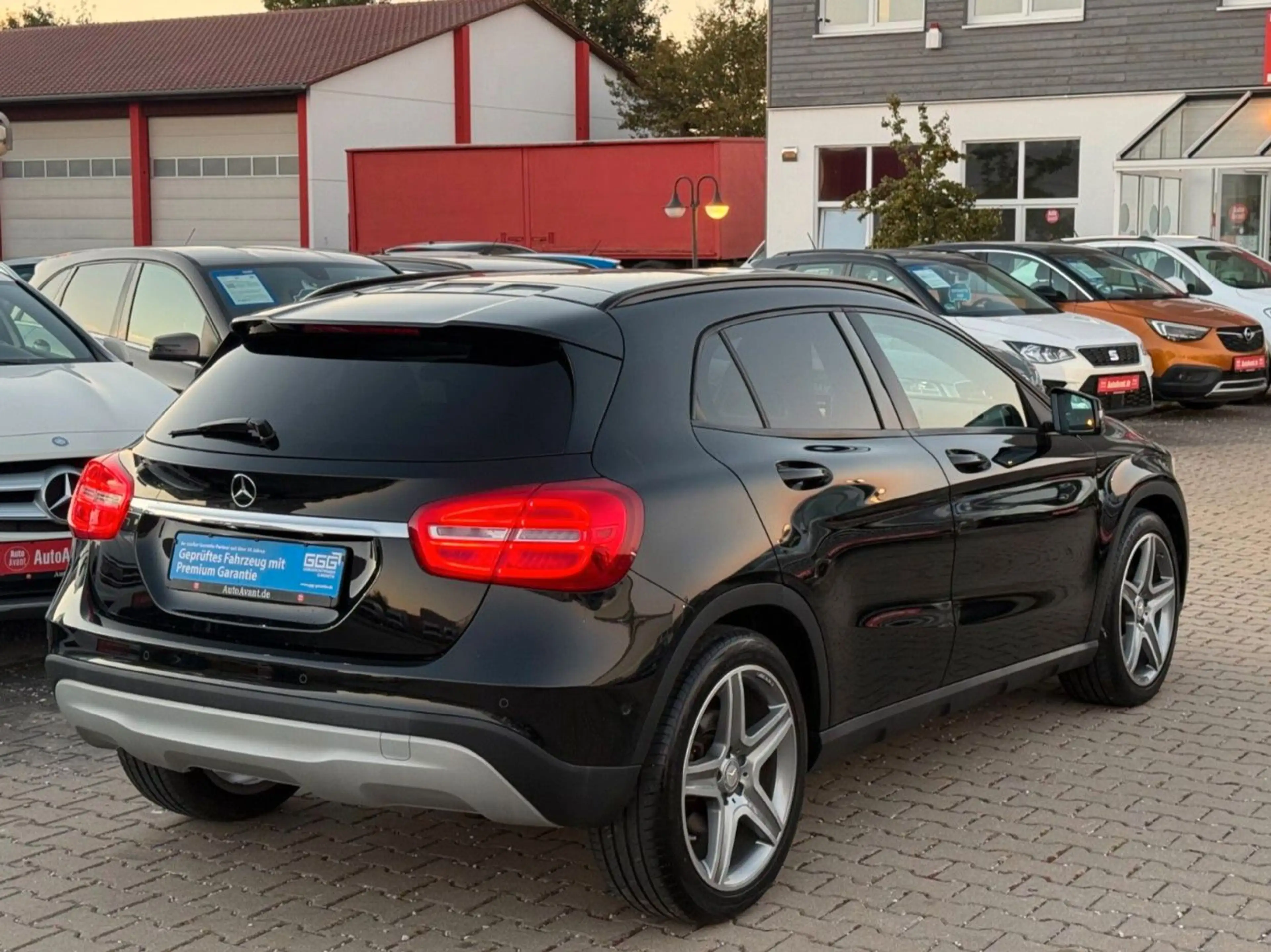 Mercedes-Benz GLA 250 4Matic*AUTOMATIK*LEDER*PANO-DACH*SHZ*GRA — photo 7