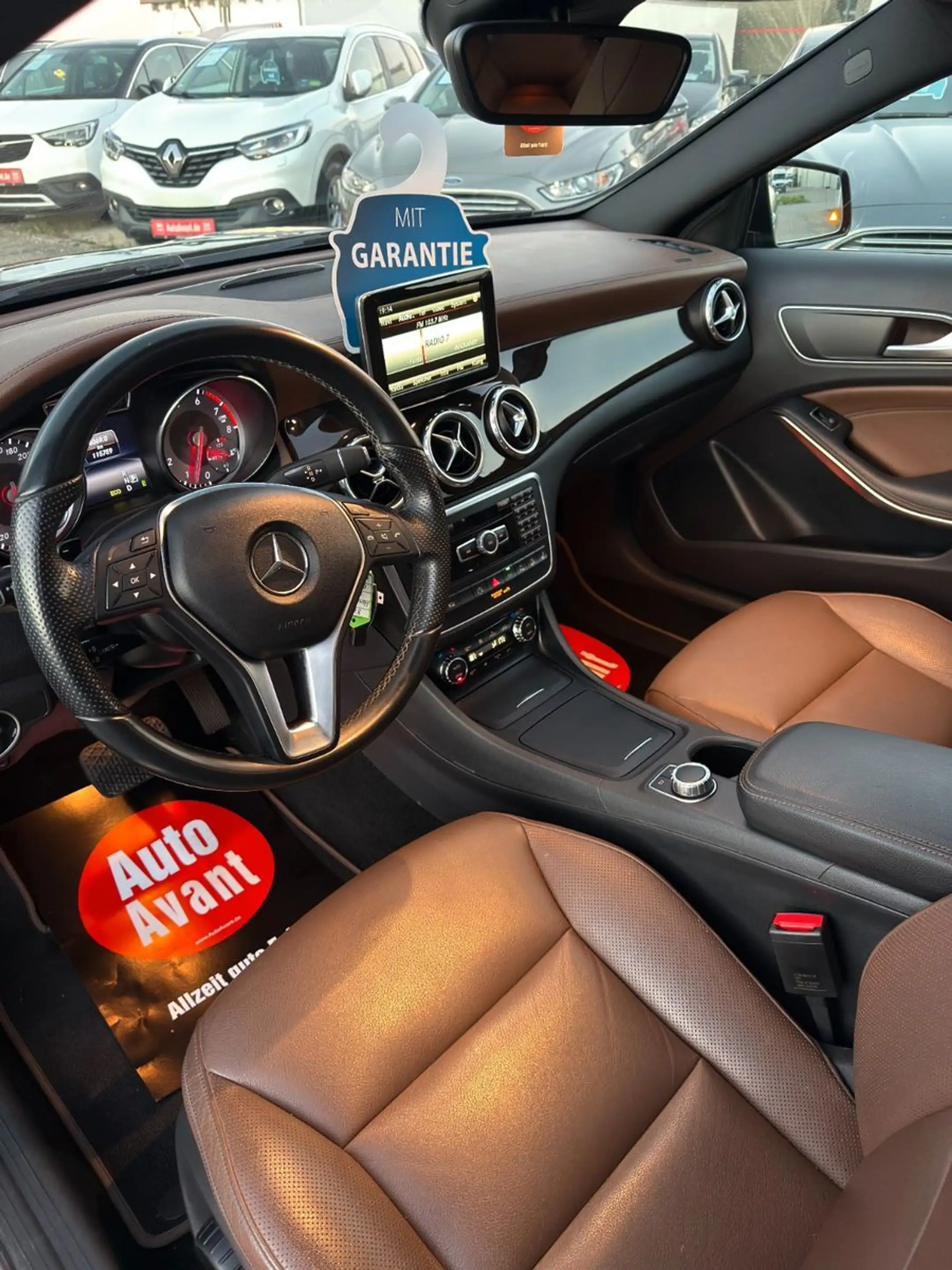 Mercedes-Benz GLA 250 4Matic*AUTOMATIK*LEDER*PANO-DACH*SHZ*GRA — photo 12