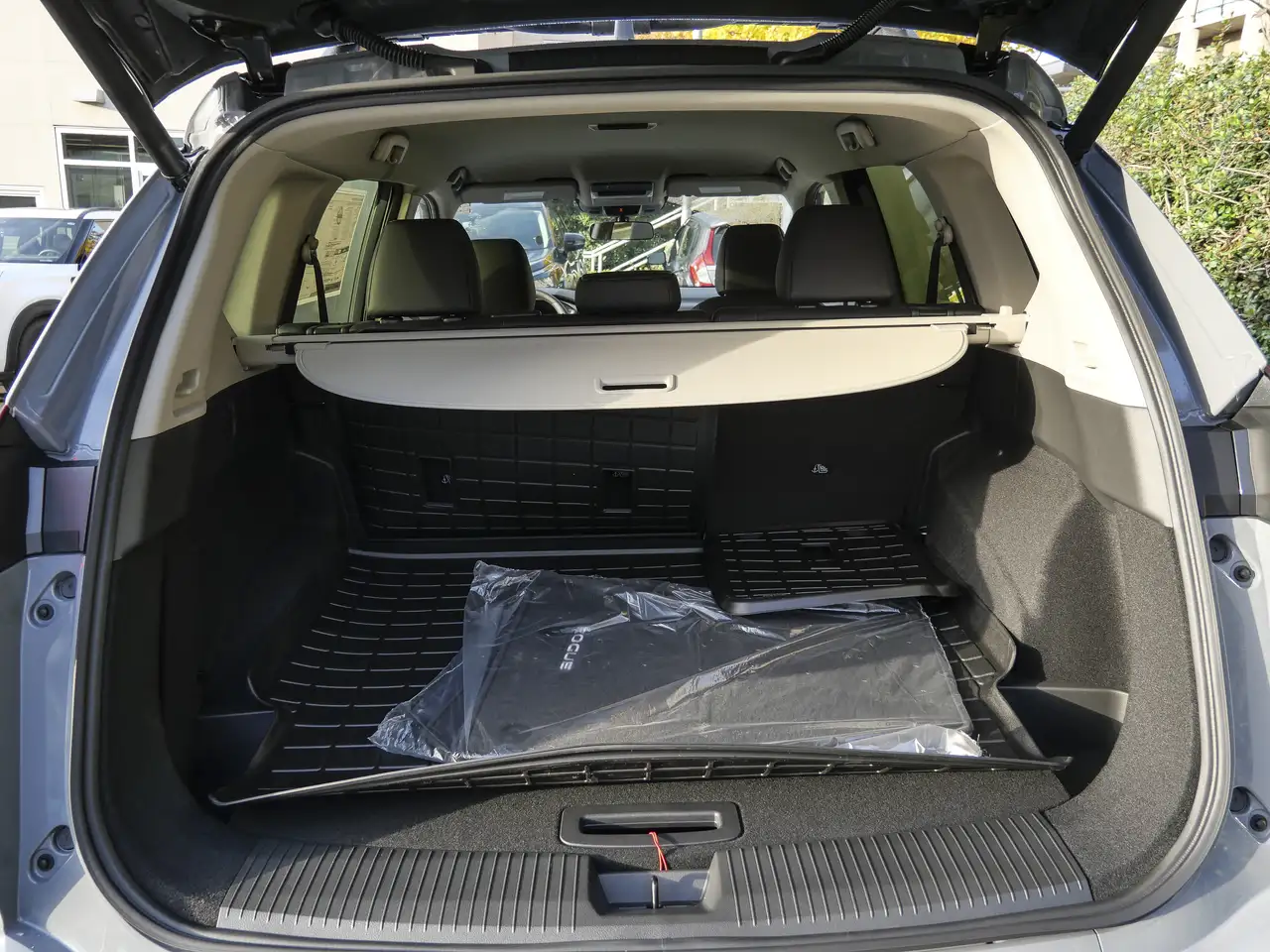 Nissan Rogue снимка Nissan Rogue