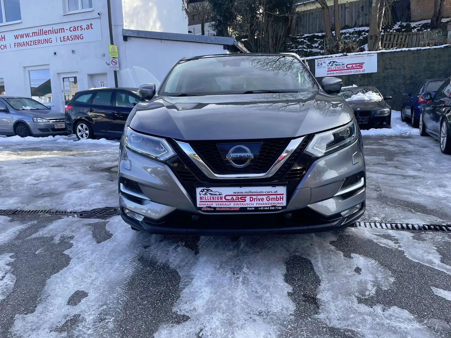 Nissan Qashqai N-Connecta 4x4 bei Finanzierung Zinssatz fix 6,2% Grau - 2
