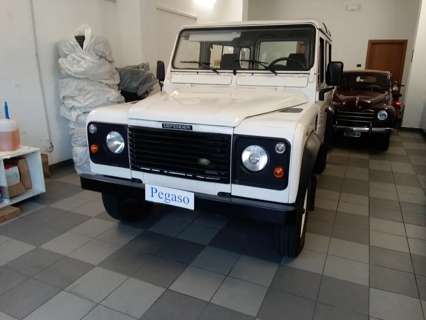 Land Rover Defender 90 2.5 tdi County ASI Wit - 1