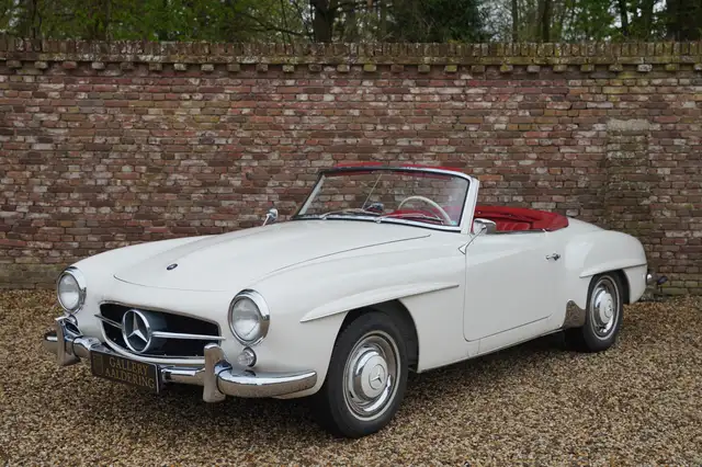 Mercedes-Benz 190 SL "Matching Numbers" Restored to original factory