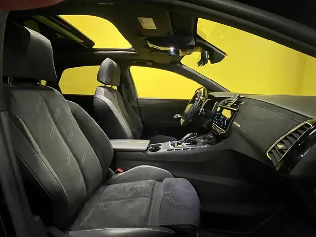 DS Automobiles DS 7 Crossback view 2