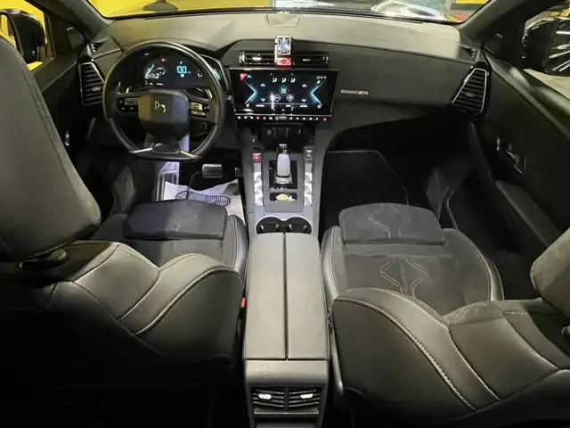 DS Automobiles DS 7 Crossback view 3