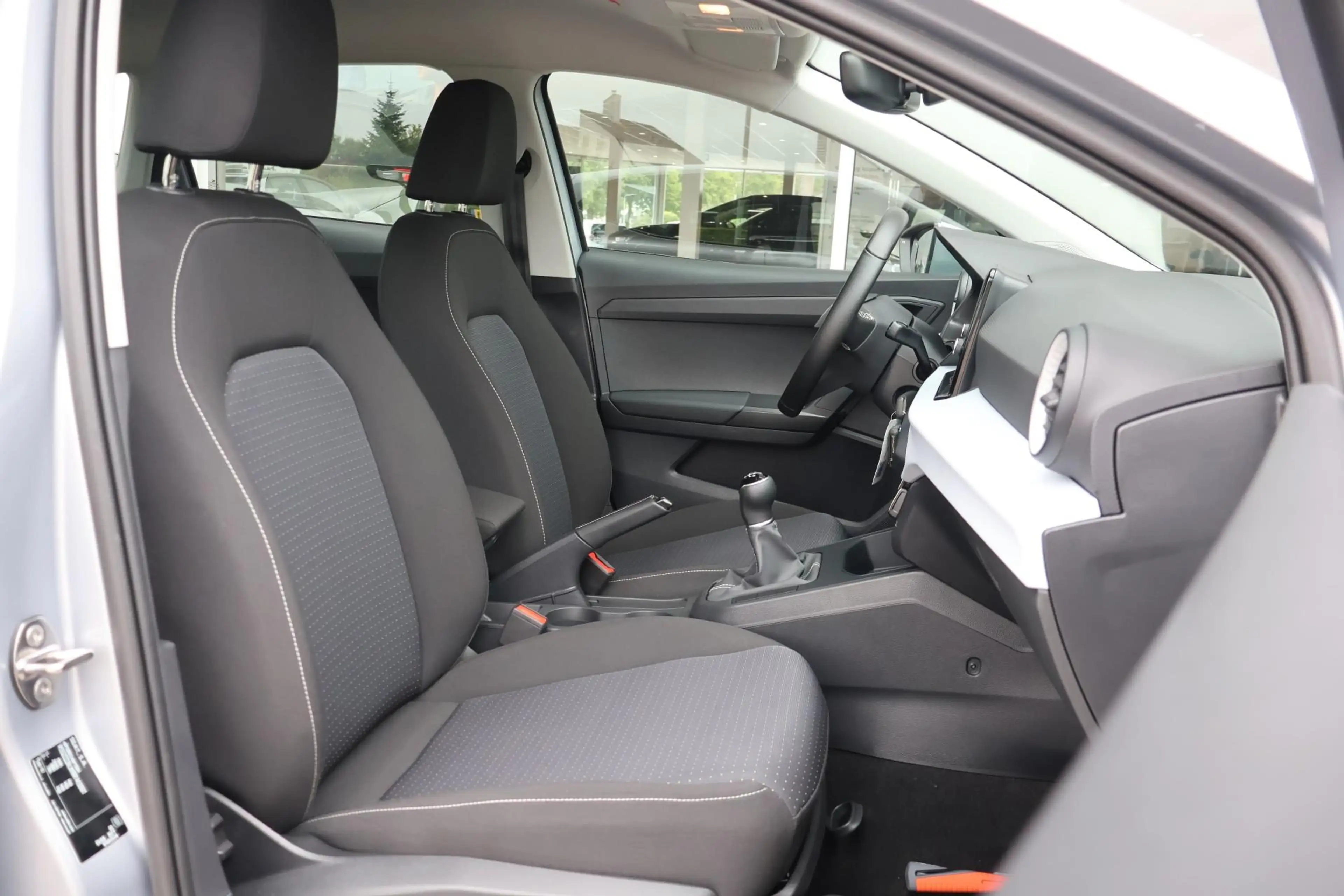 SEAT Ibiza 1.0 EcoTSI 95pk Style | Carplay | PDC | DAB Radio — photo 4