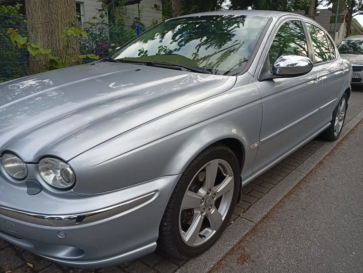 Jaguar X-Type 3.0 V6 4x4 Aut. Executive , Topzustand Argent - 1