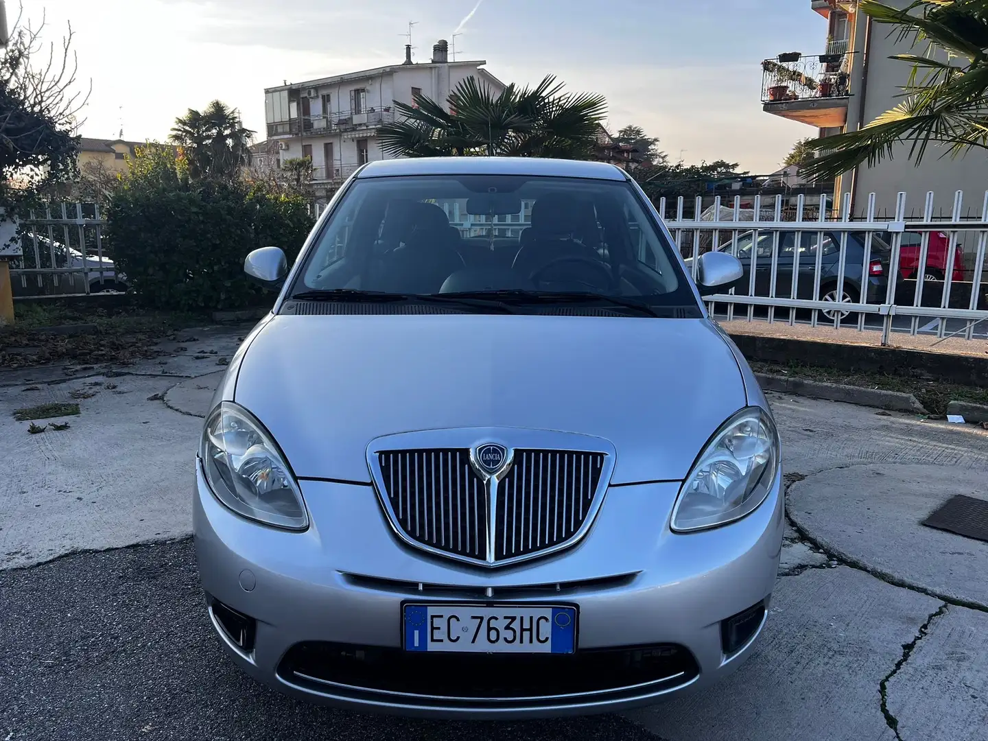 Lancia Y argento - 1