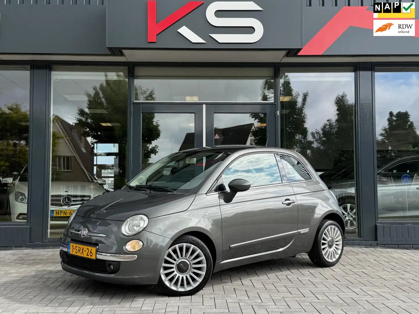 Fiat 500 0.9 TwinAir Lounge Pano Airco Nap Grijs - 1