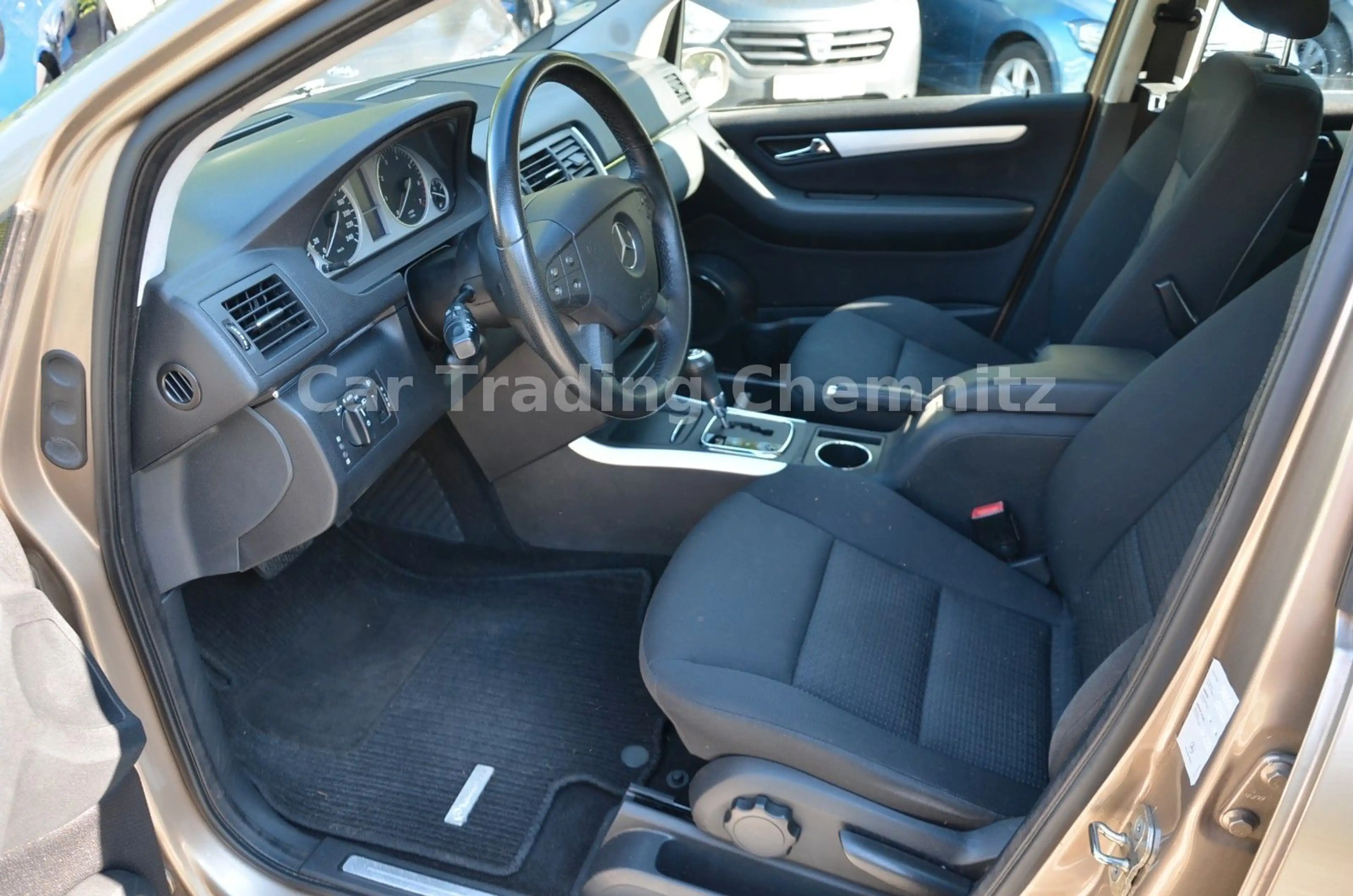 Mercedes-Benz B 170 Automatik Sitzheizung Klima Tüv 12/2027 — photo 9
