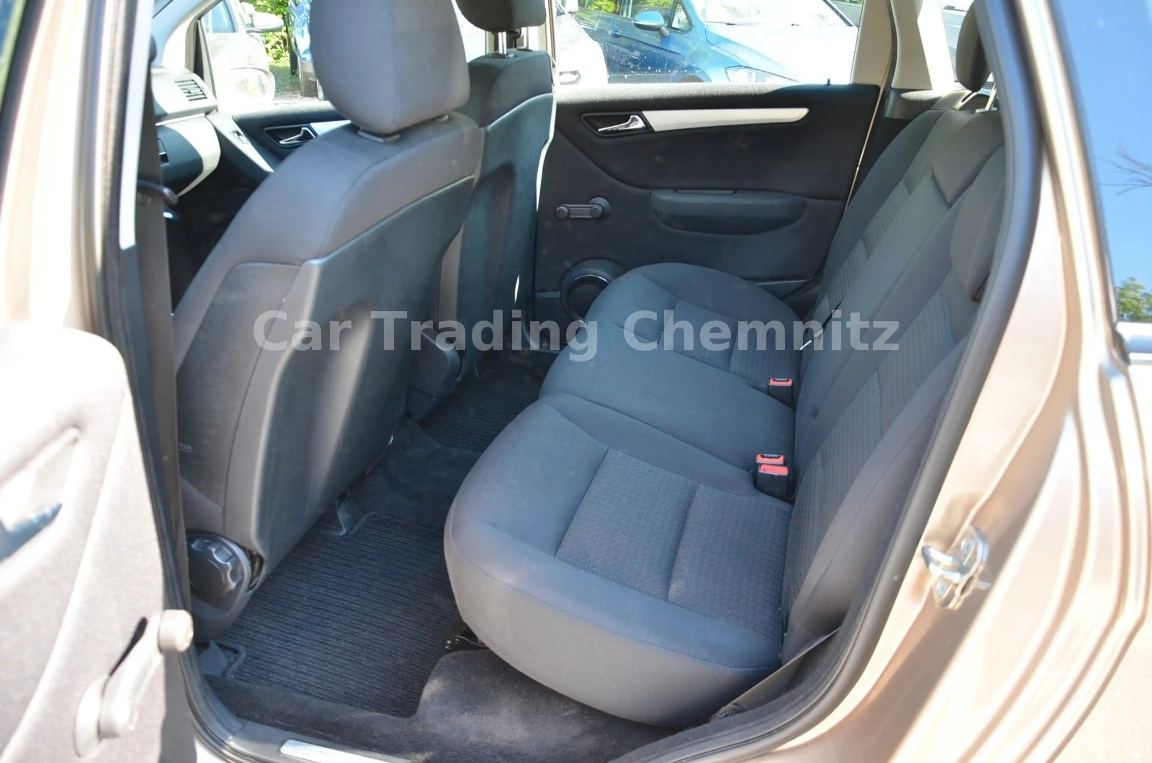 Mercedes-Benz B 170 Automatik Sitzheizung Klima Tüv 12/2027 — photo 12