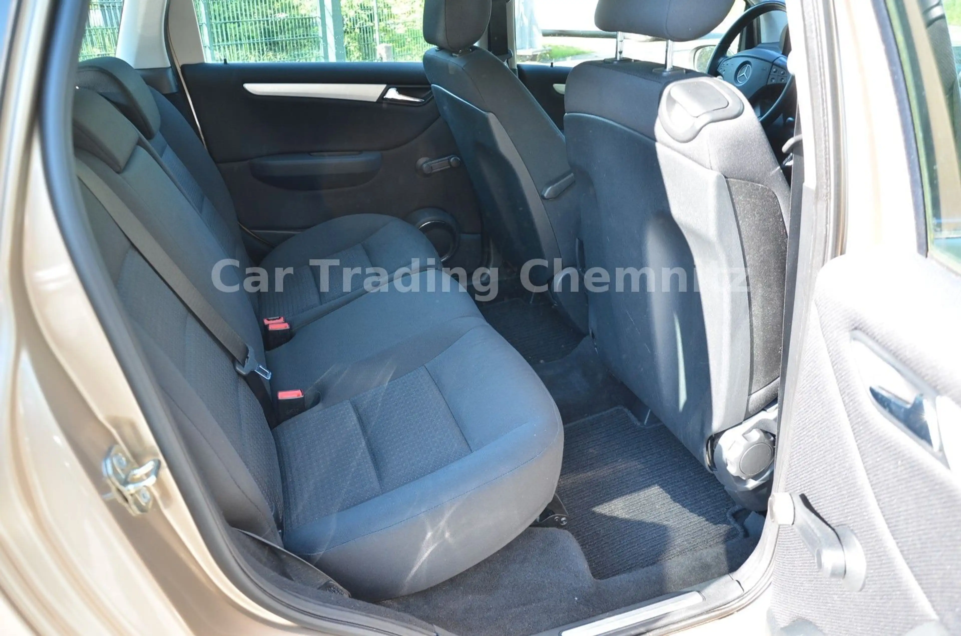 Mercedes-Benz B 170 Automatik Sitzheizung Klima Tüv 12/2027 — photo 13