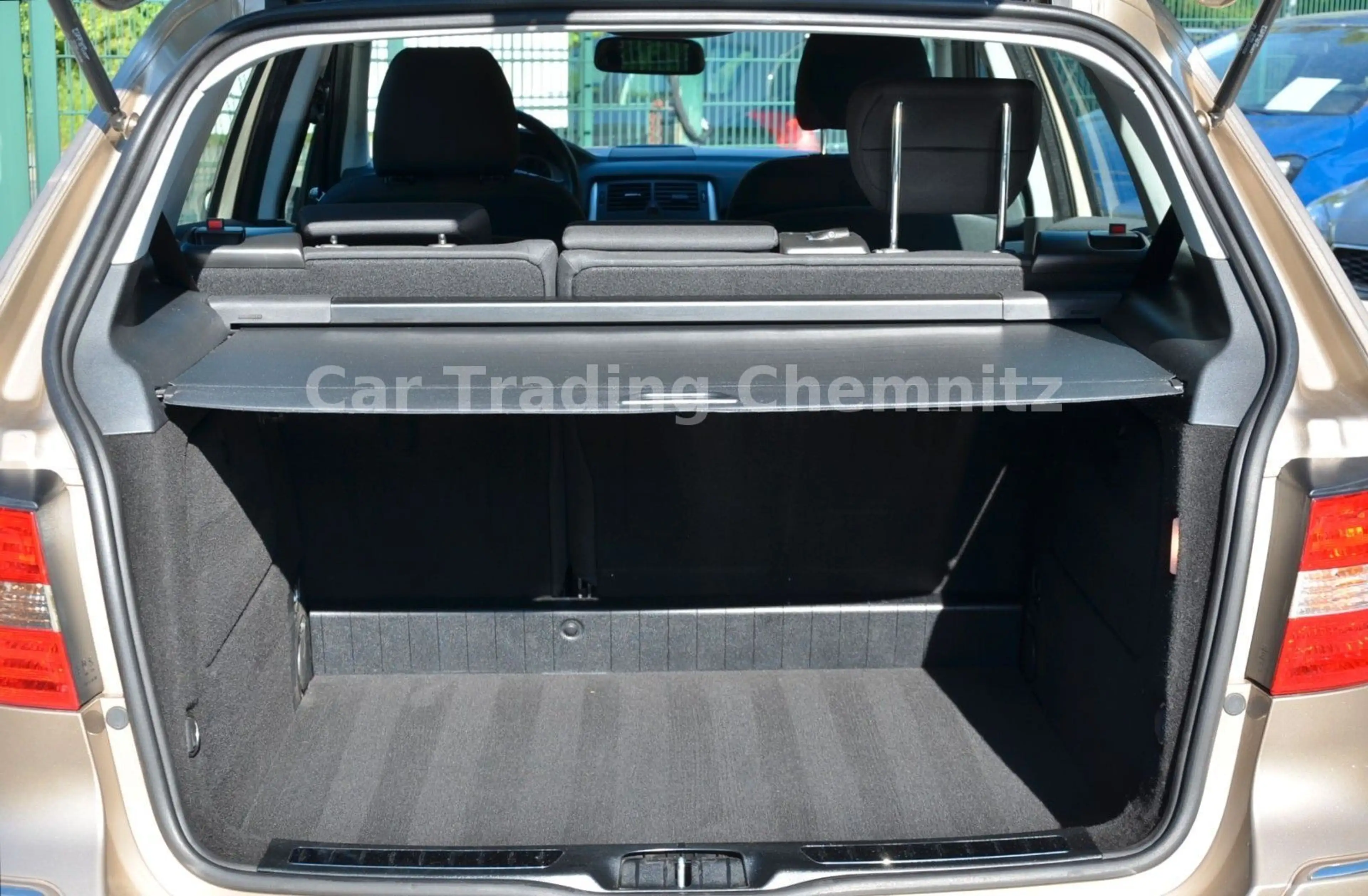 Mercedes-Benz B 170 Automatik Sitzheizung Klima Tüv 12/2027 — photo 15