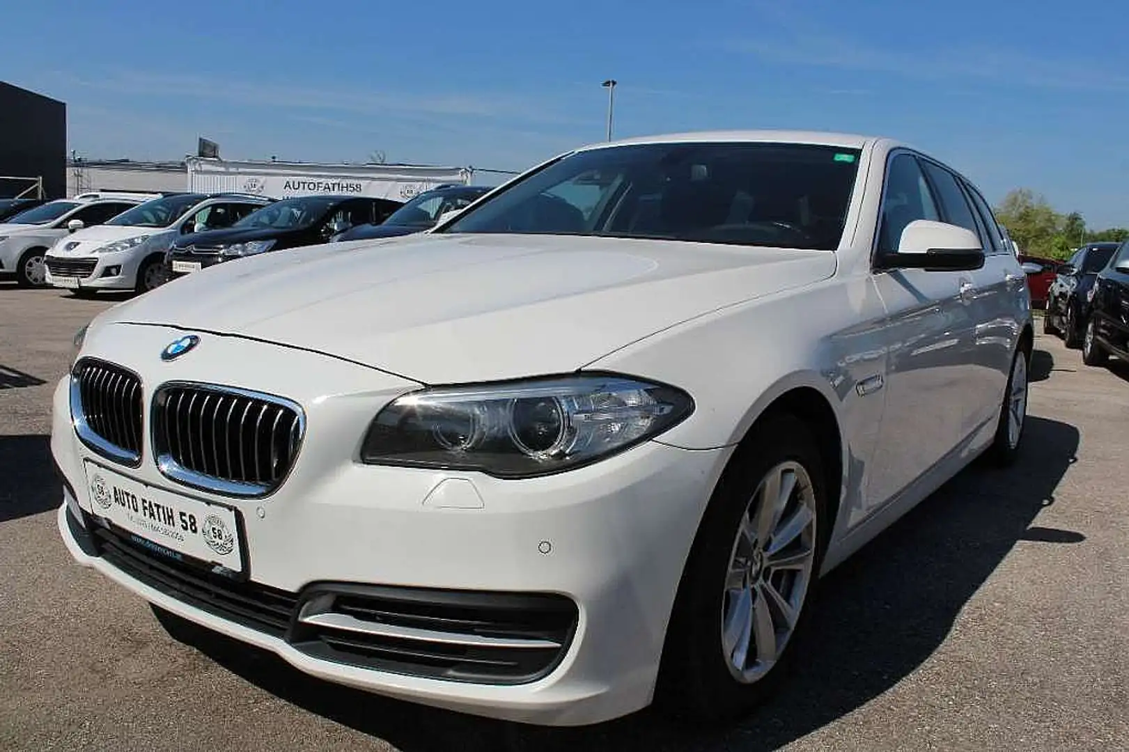 BMW 520 d Touring Aut. Weiß - 2