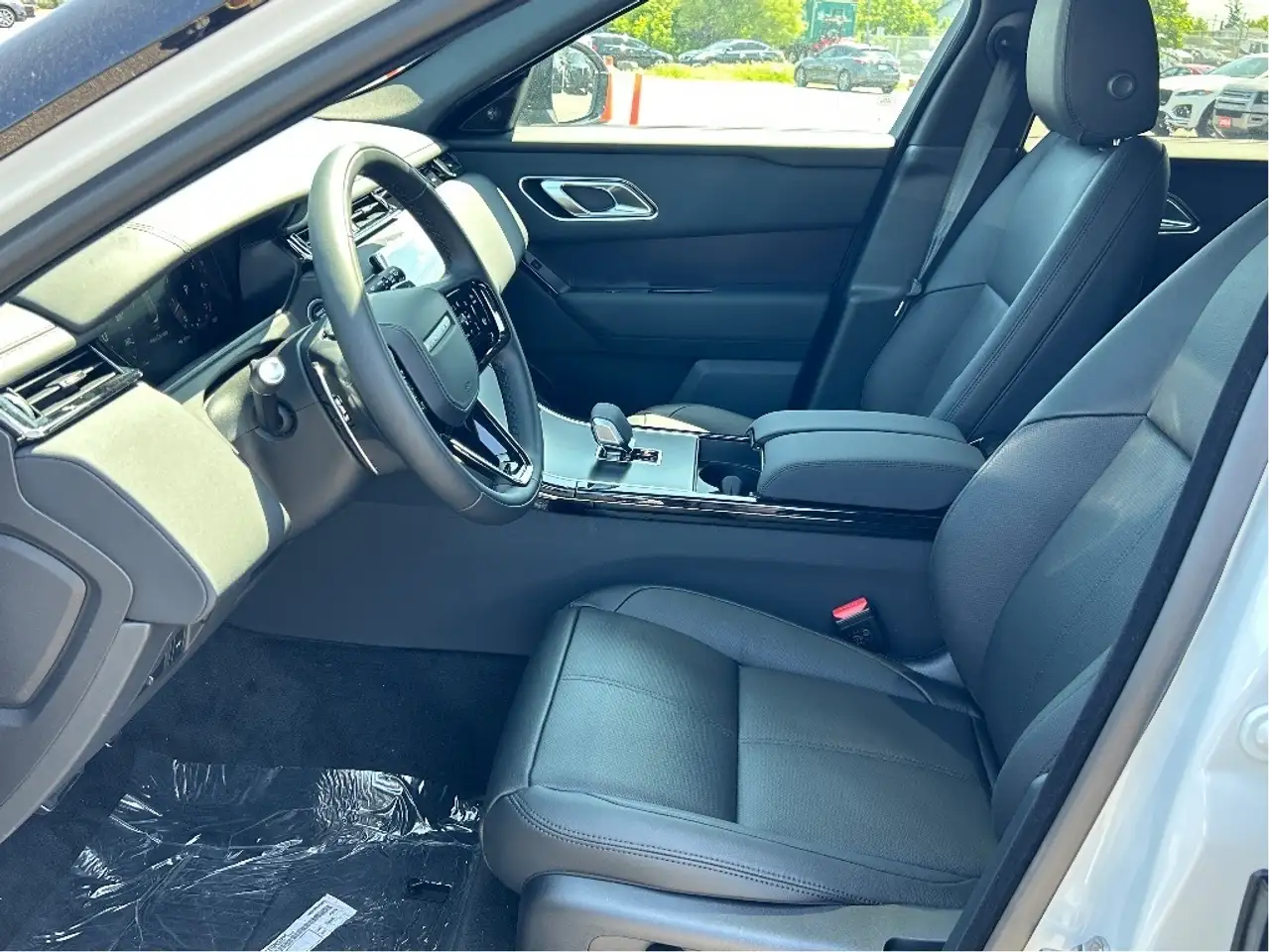 Land Rover Range Rover Velar снимка Land Rover Range Rover Velar