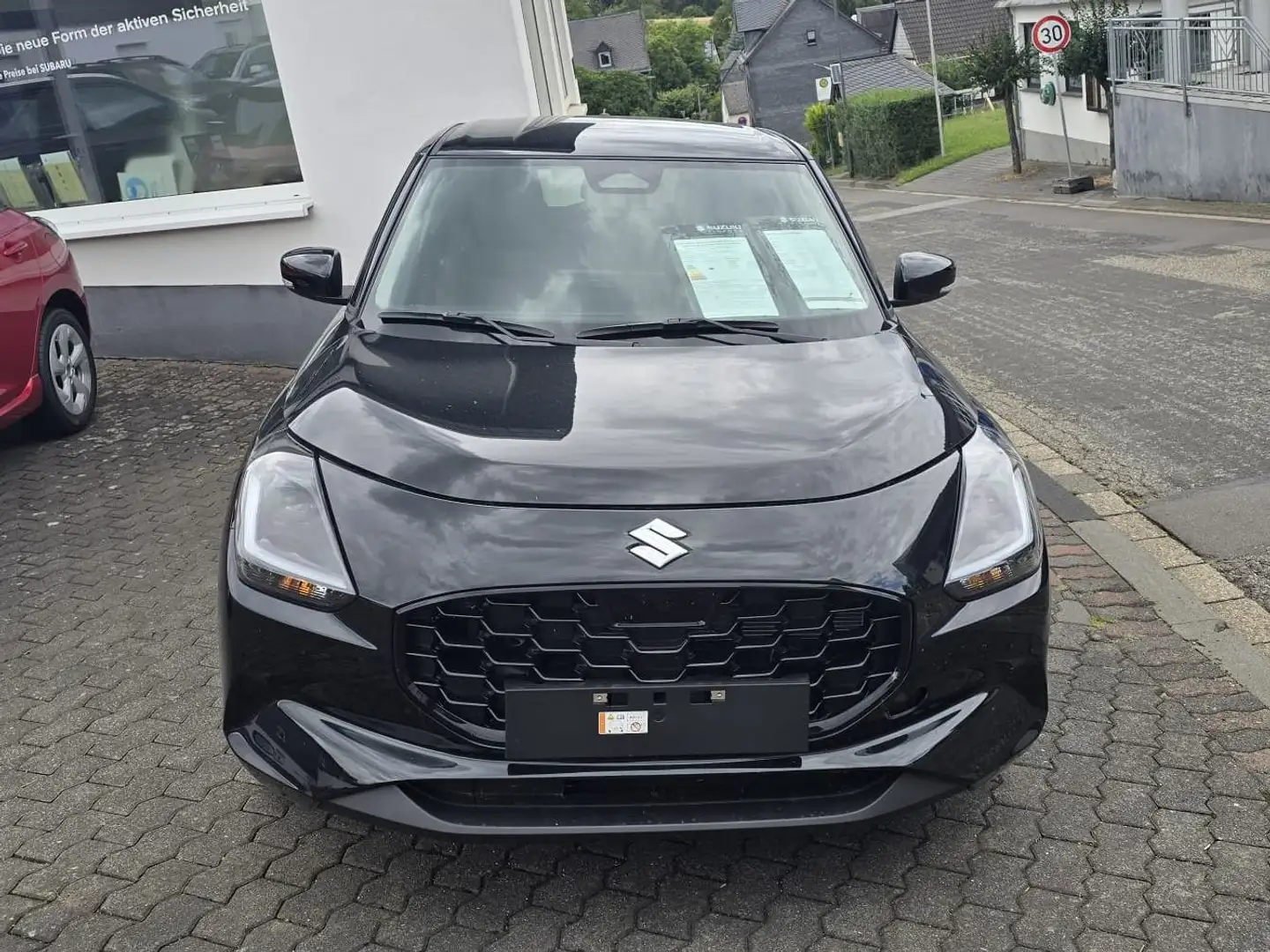 Suzuki Swift 1.2 Hybrid MT Comfort+ Noir - 1