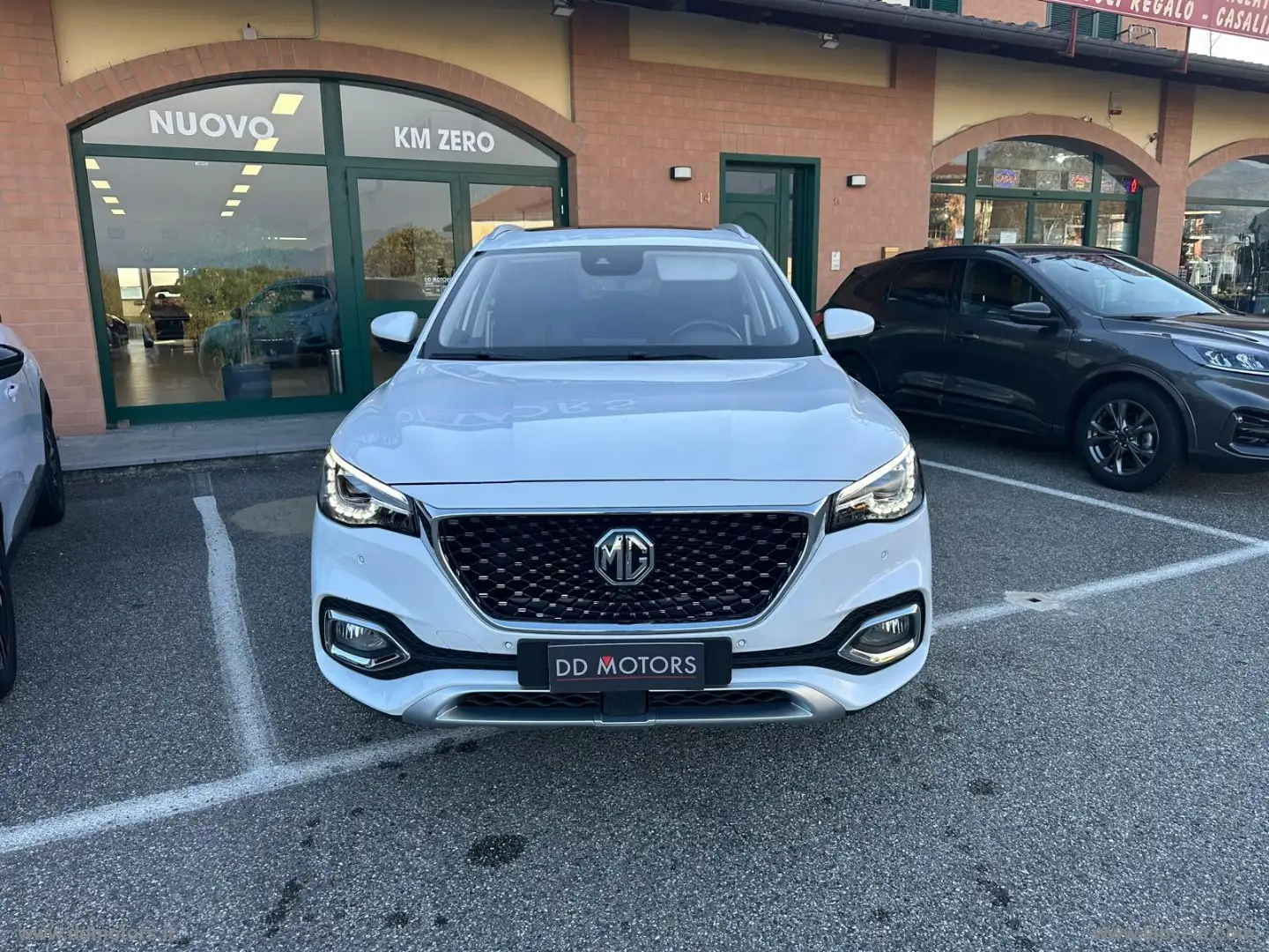 MG HS 1.5T-GDI AT Luxury CAMBIO AUTOMATICO Blanco - 2