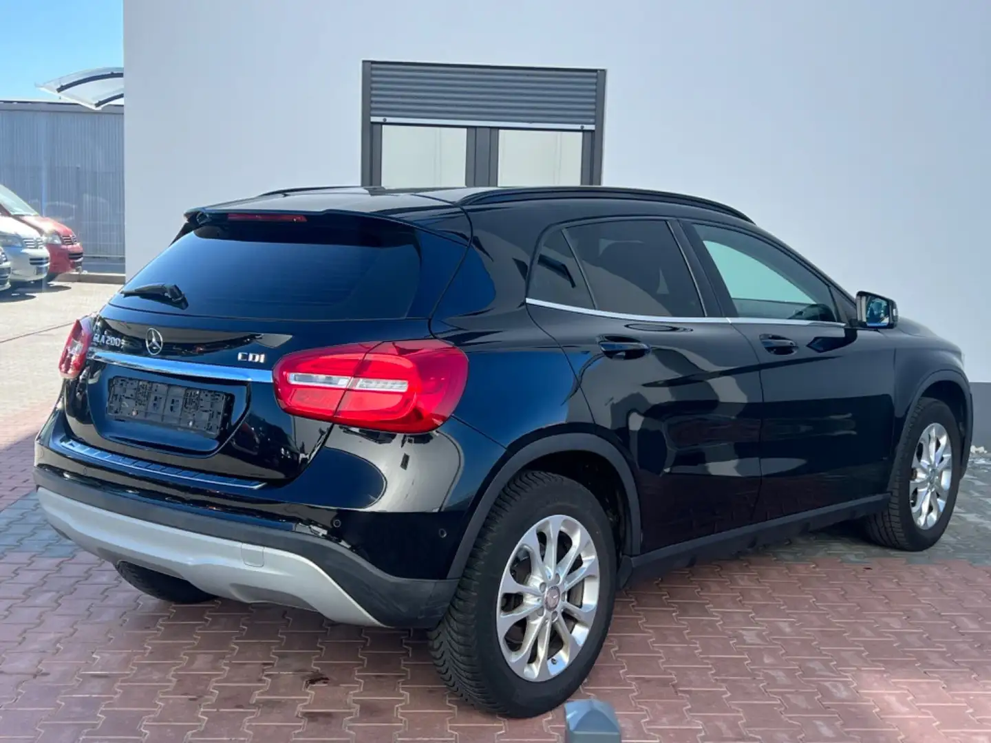 Mercedes-Benz GLA 200 CDI*KAMERA*NAVI*SHZ* Schwarz - 2