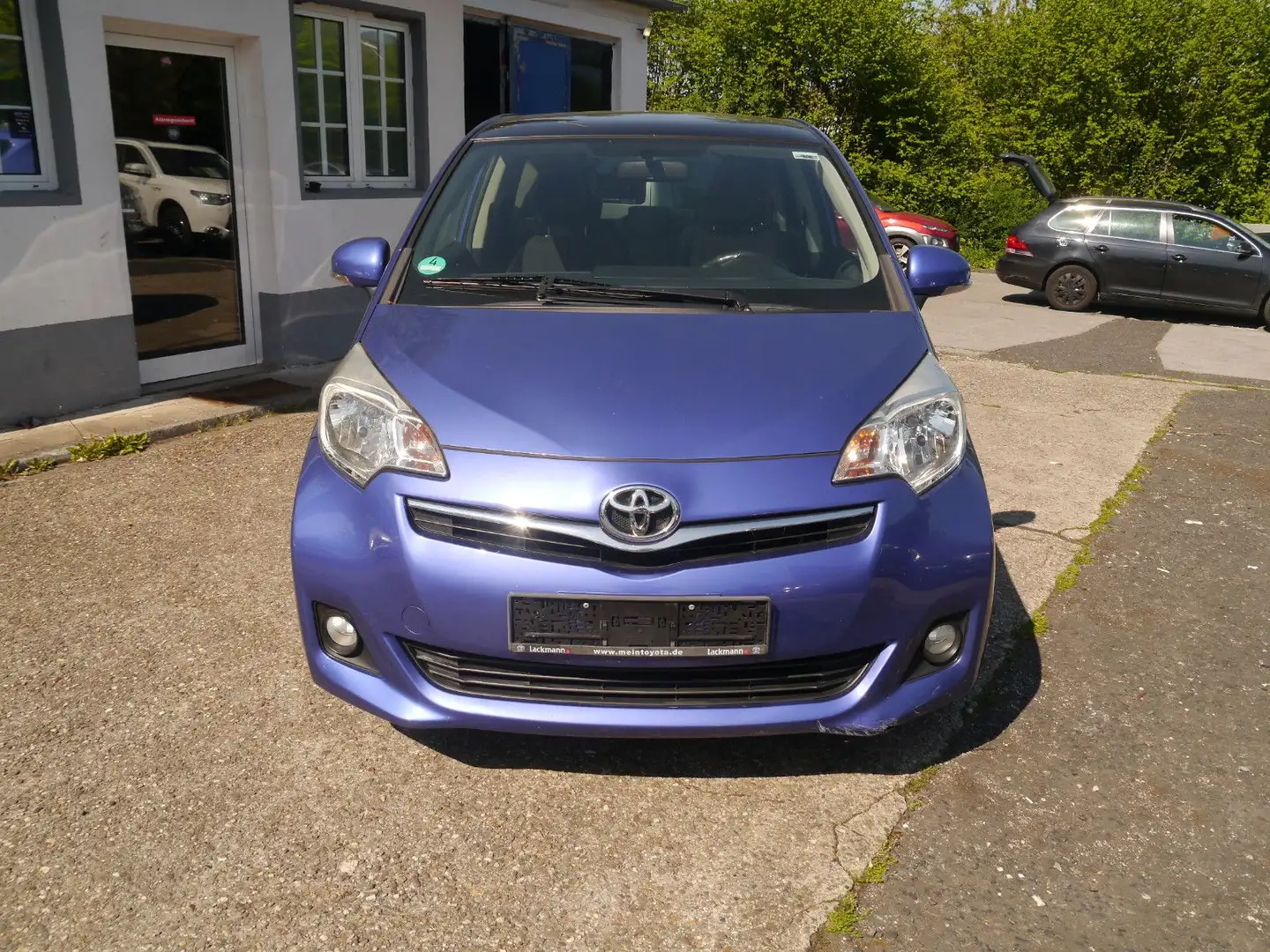 Toyota Verso-S Club Albastru - 2