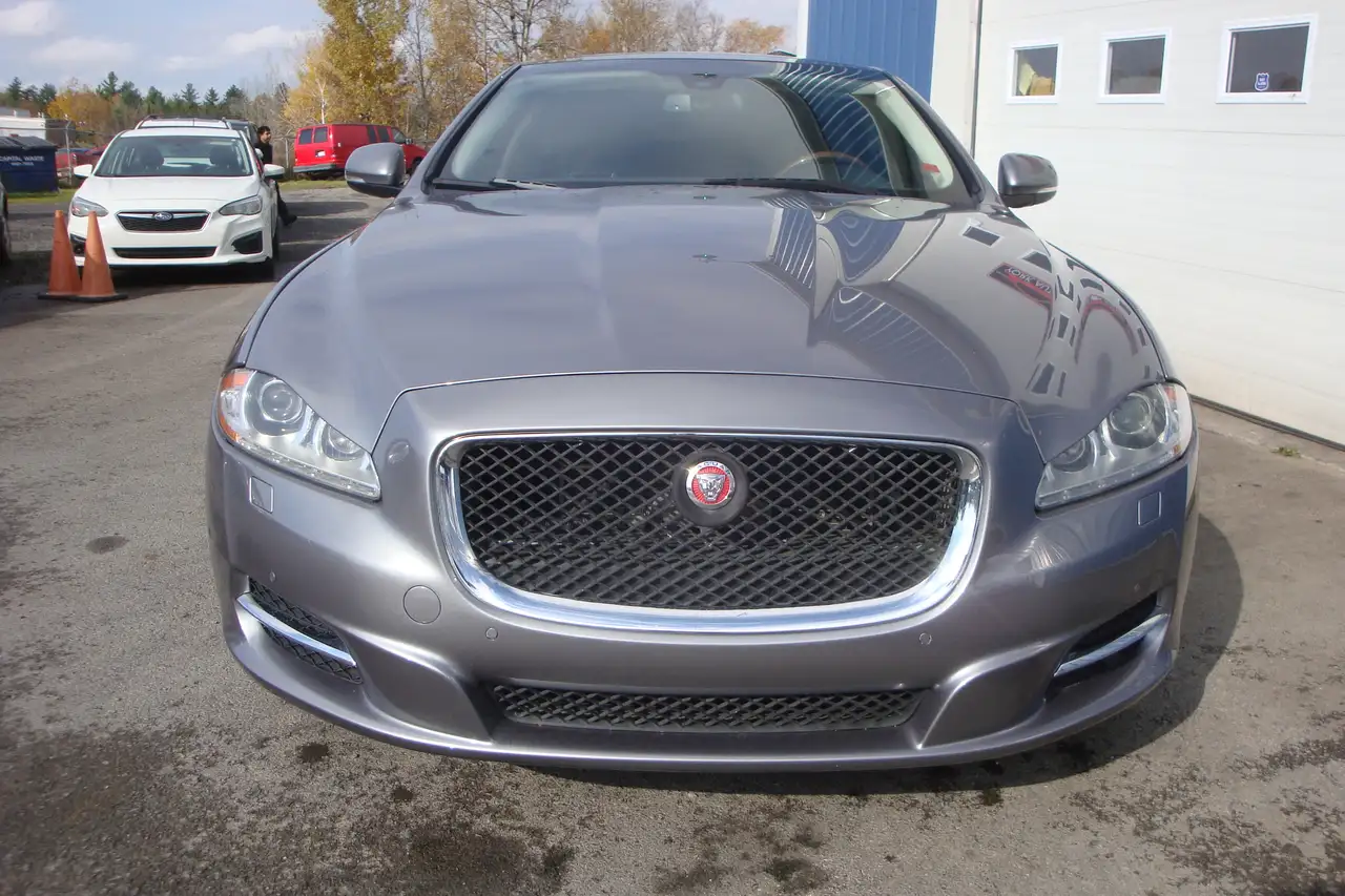 Jaguar XJ снимка Jaguar XJ