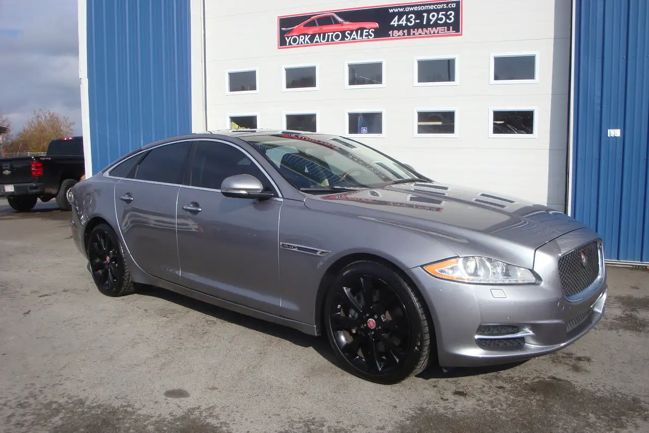 Jaguar XJ снимка Jaguar XJ