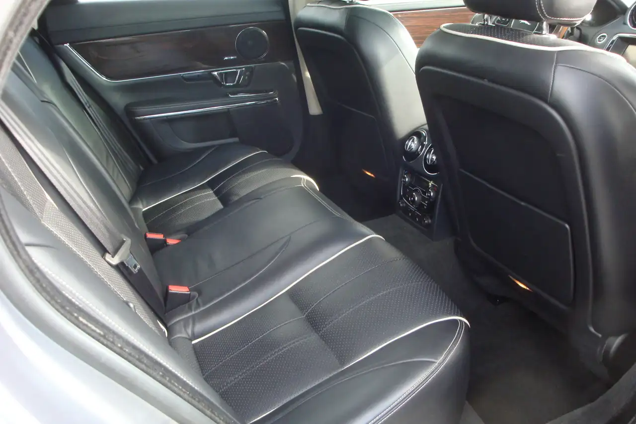 Jaguar XJ снимка Jaguar XJ