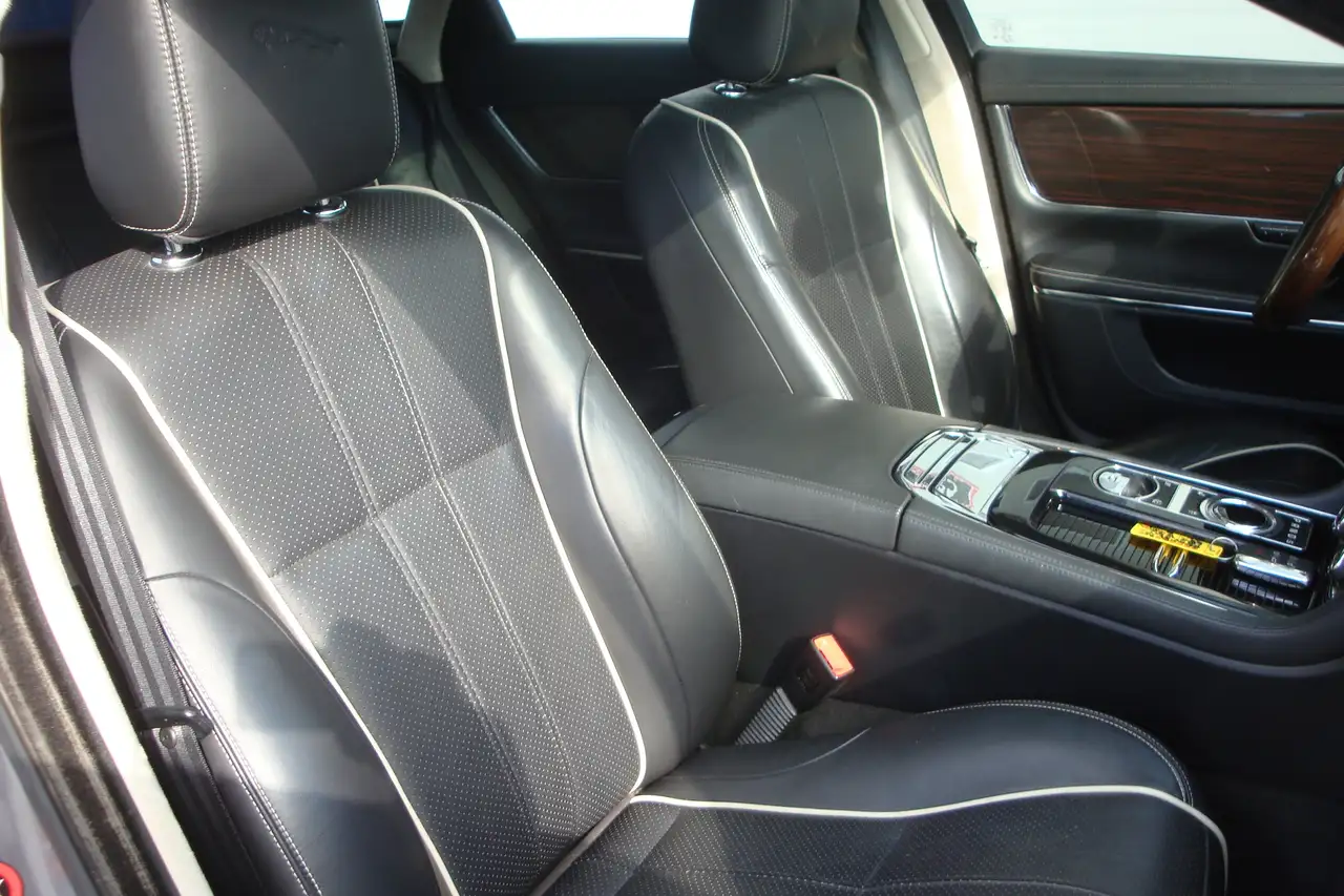 Jaguar XJ снимка Jaguar XJ