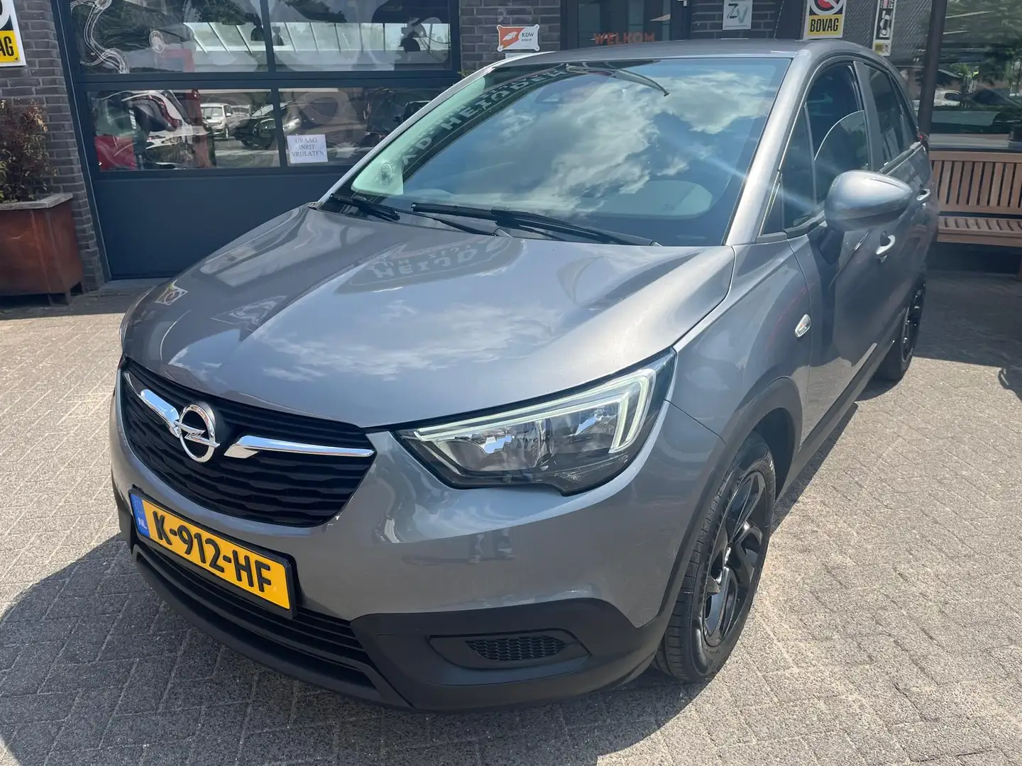 Opel Crossland X 1.2 82pk Trekhaak App-connect Grau - 1