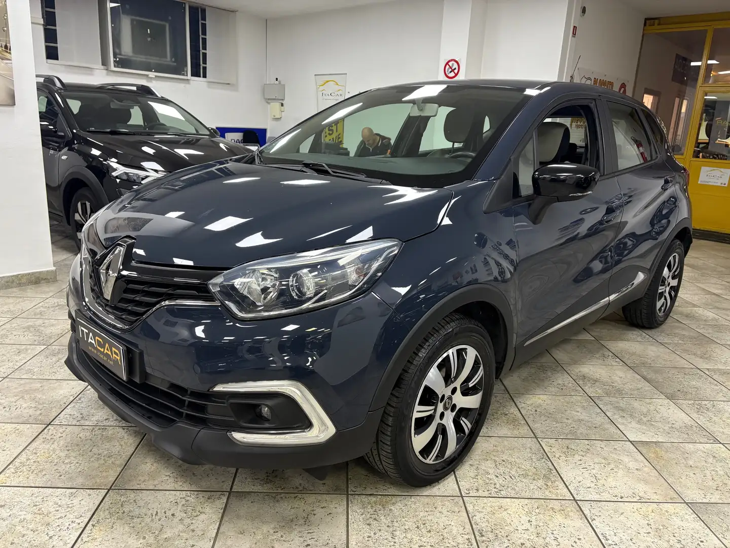 Renault Captur 0.9 tce Zen 90cv Bleu - 1