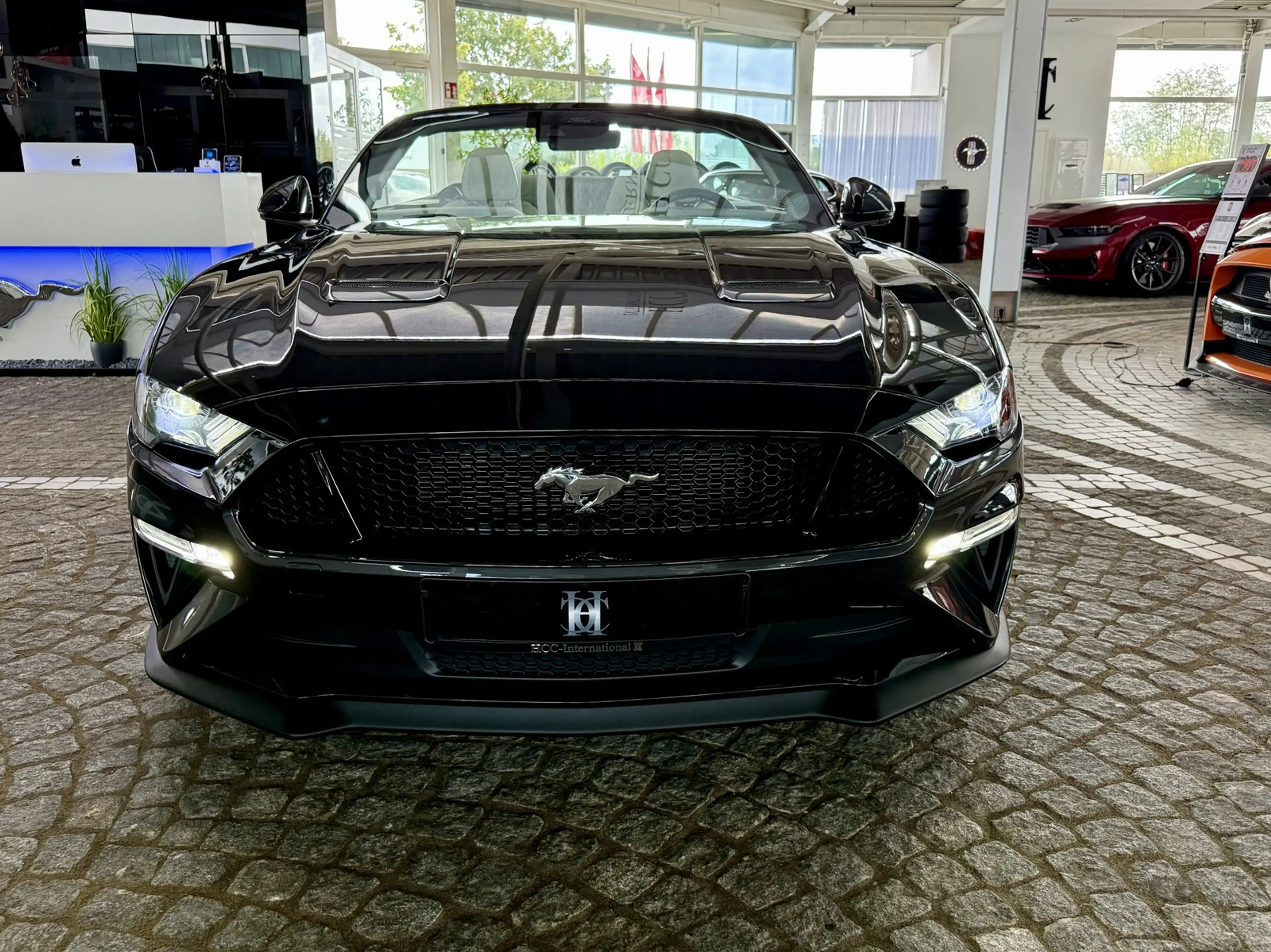 Ford Mustang GT V8 Autom. LEDER Beige| + UNFALLFREI — photo 2