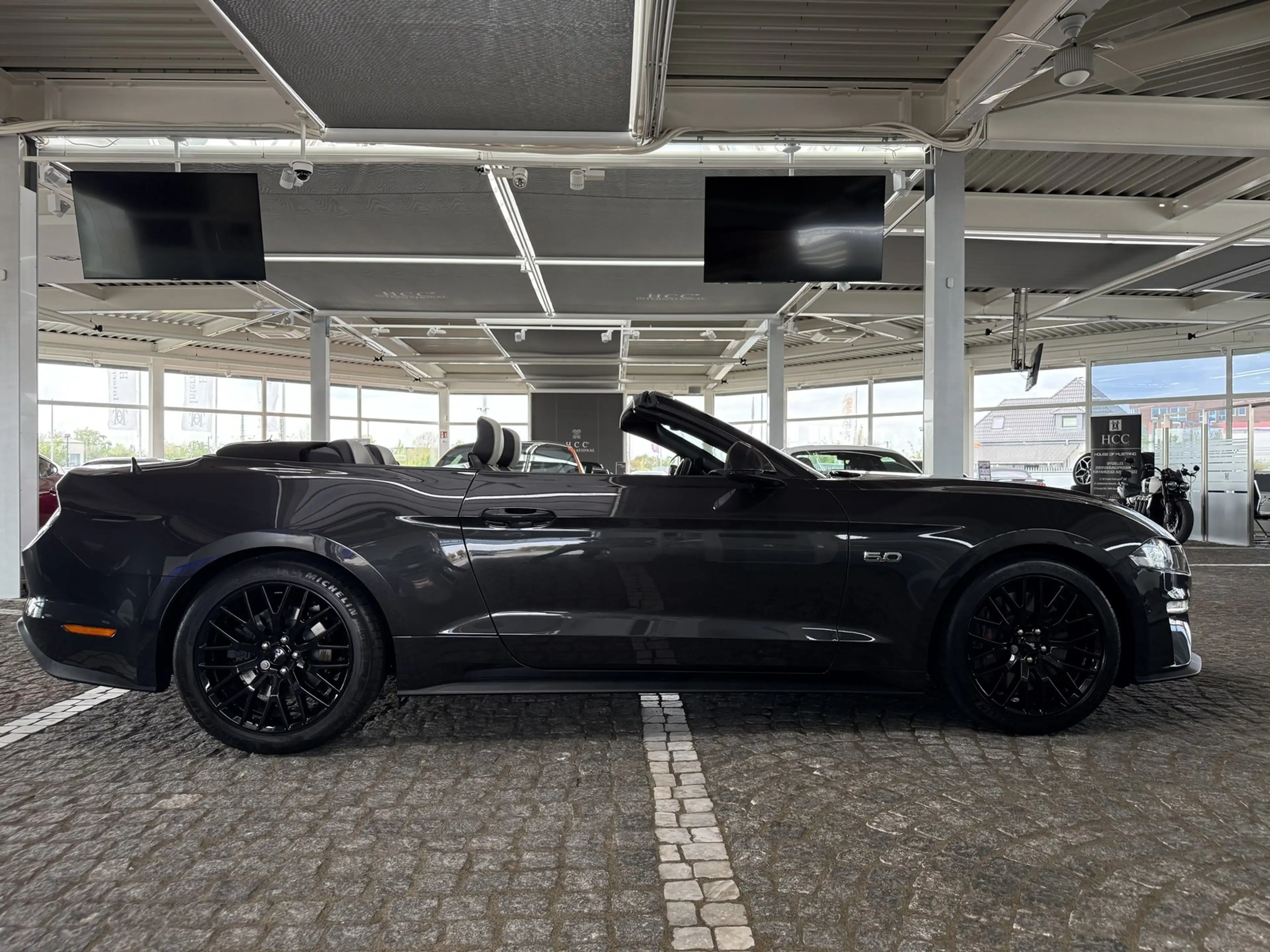 Ford Mustang GT V8 Autom. LEDER Beige| + UNFALLFREI — photo 4
