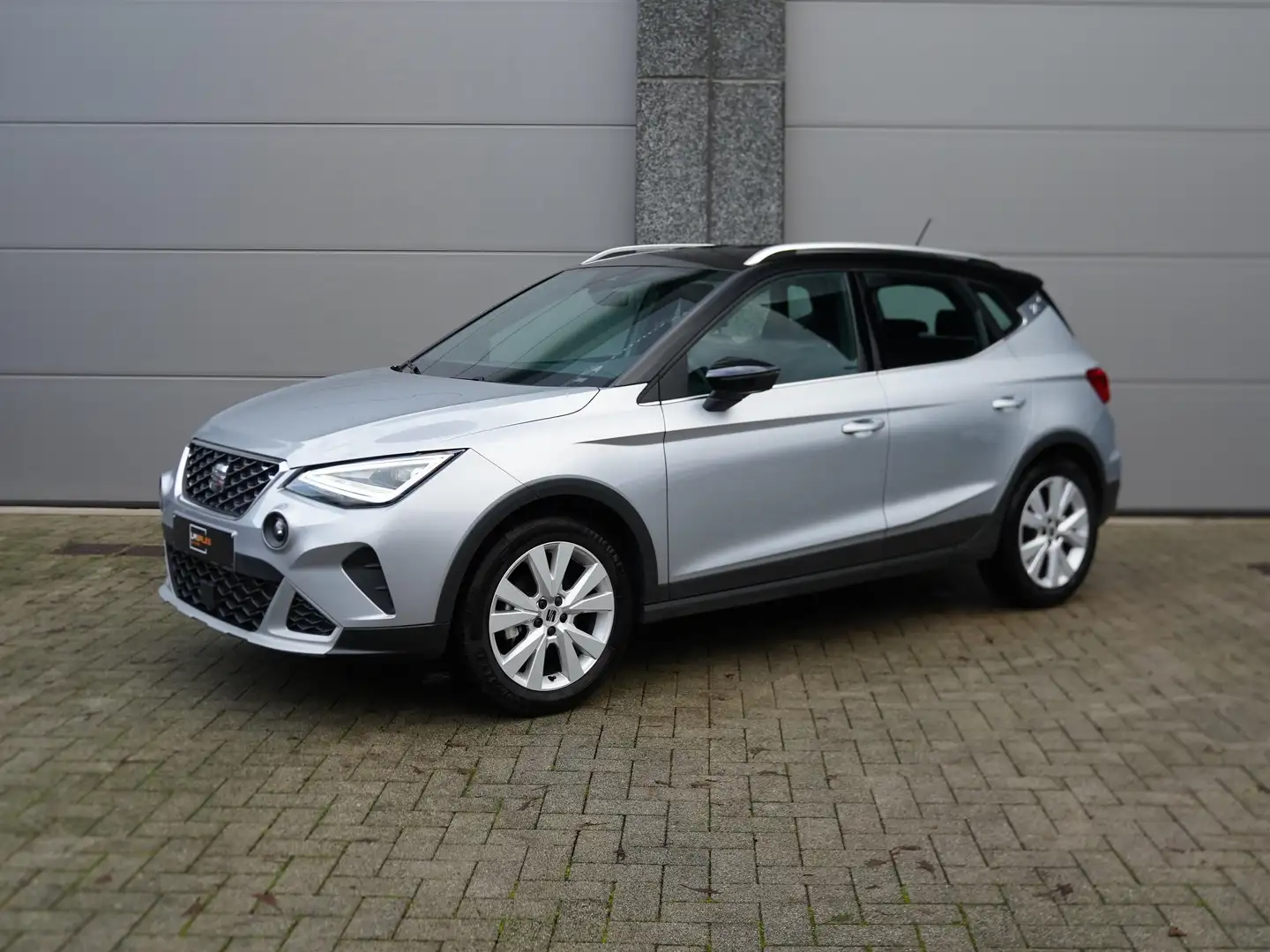 SEAT Arona DSG Xperience * KEYLESS / CRUISE / CARPLAY / LED * Argent - 2
