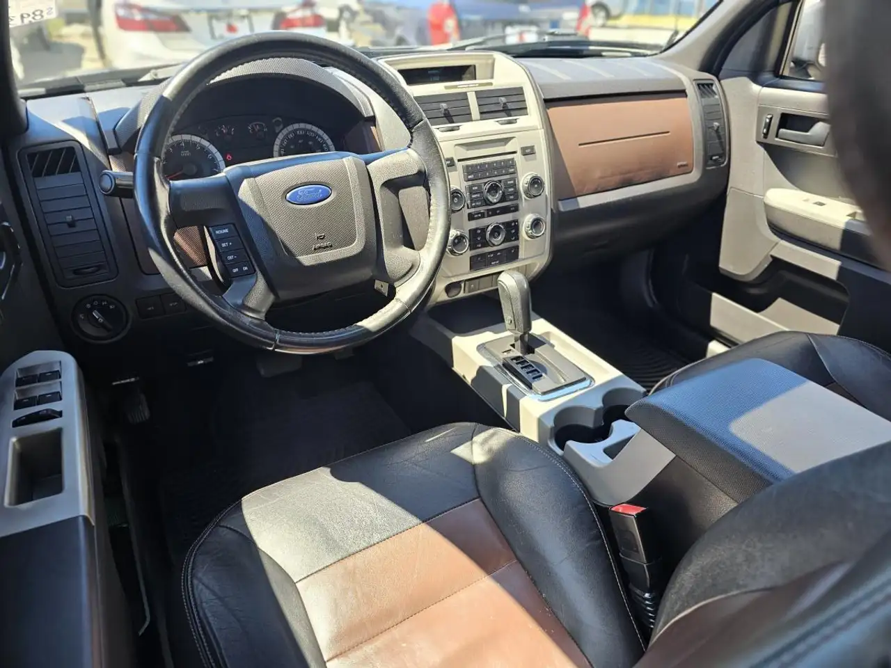 Ford Escape снимка Ford Escape