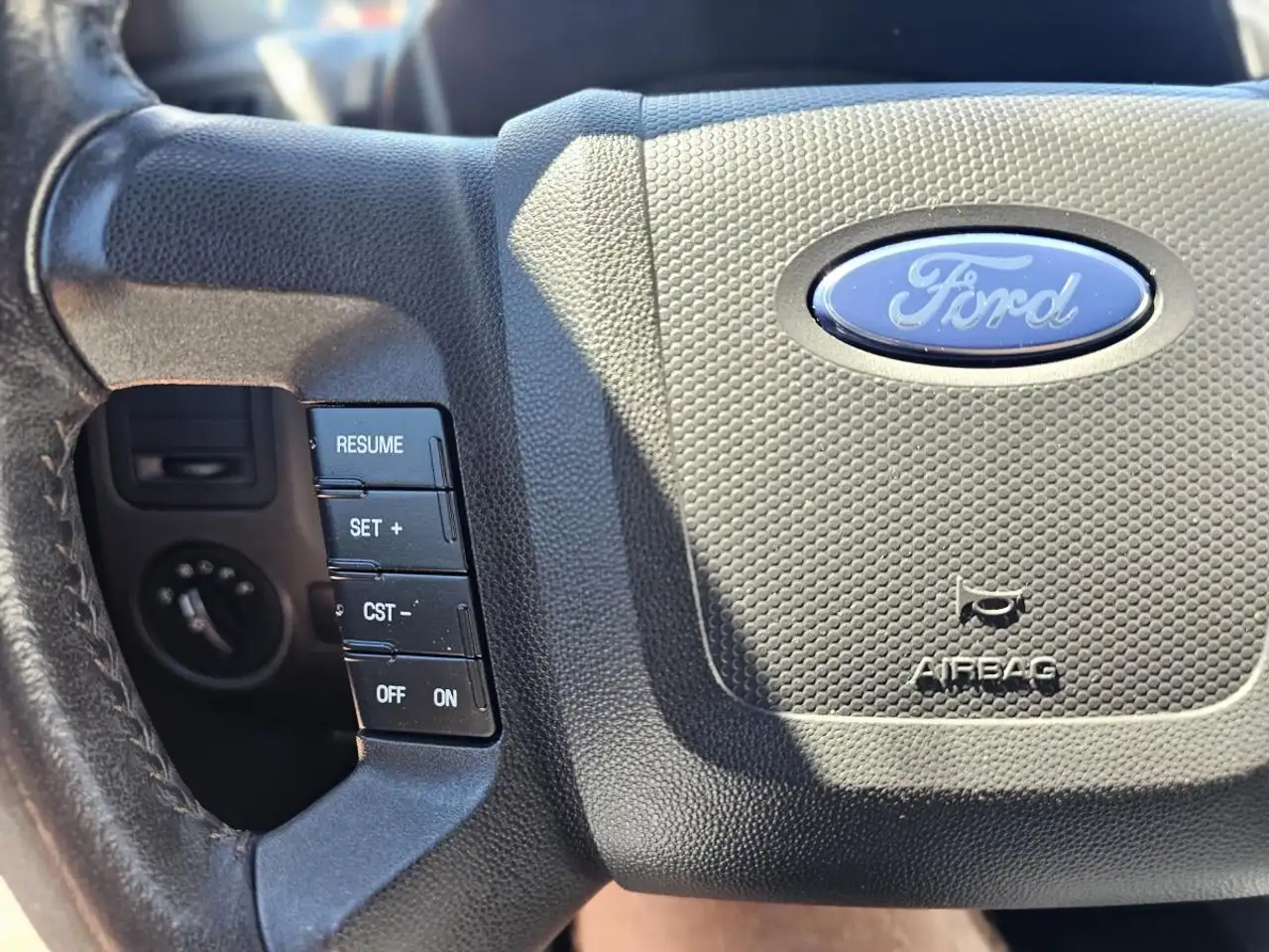Ford Escape снимка Ford Escape