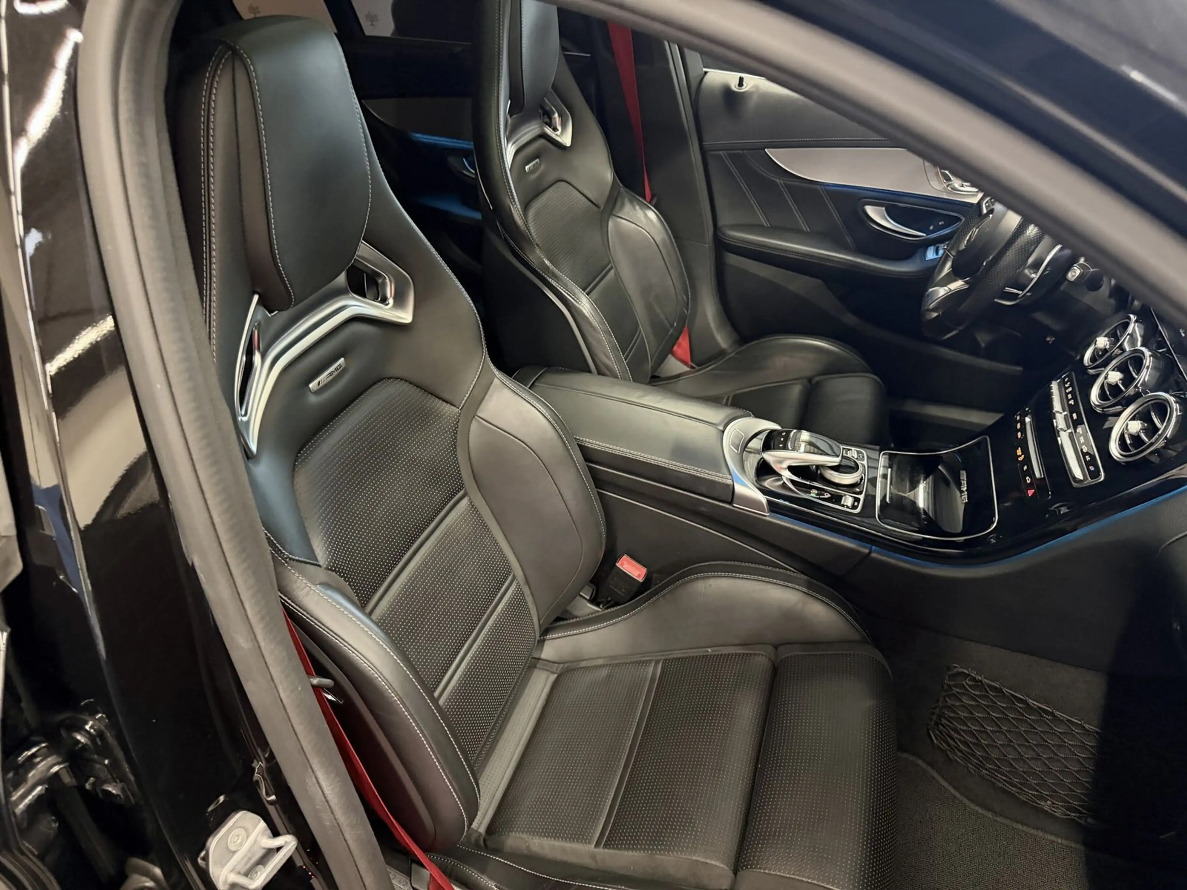 Mercedes-Benz C 63 AMG AMG T *Junge Sterne-Perf. Sitze-Pano* — photo 9