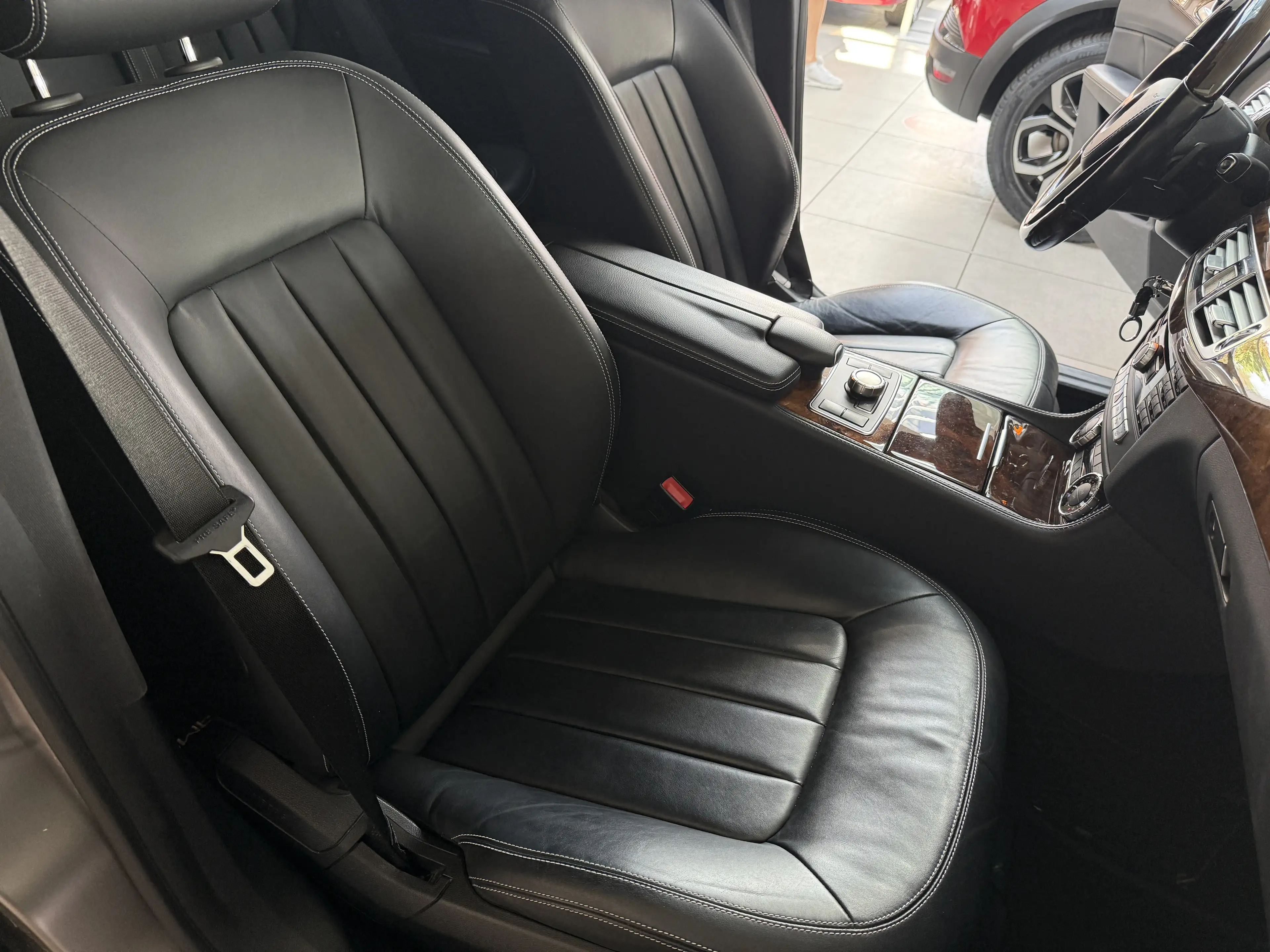 Mercedes-Benz CLS 500 CLS 500 BlueEfficiency AMG Harman Kardon Kamera Schiebedach 2-Hand — photo 8