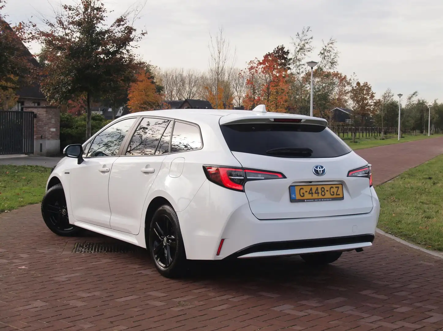 Toyota Corolla Touring Sports 1.8 Hybrid | Camera | Apple Carplay Blanc - 2