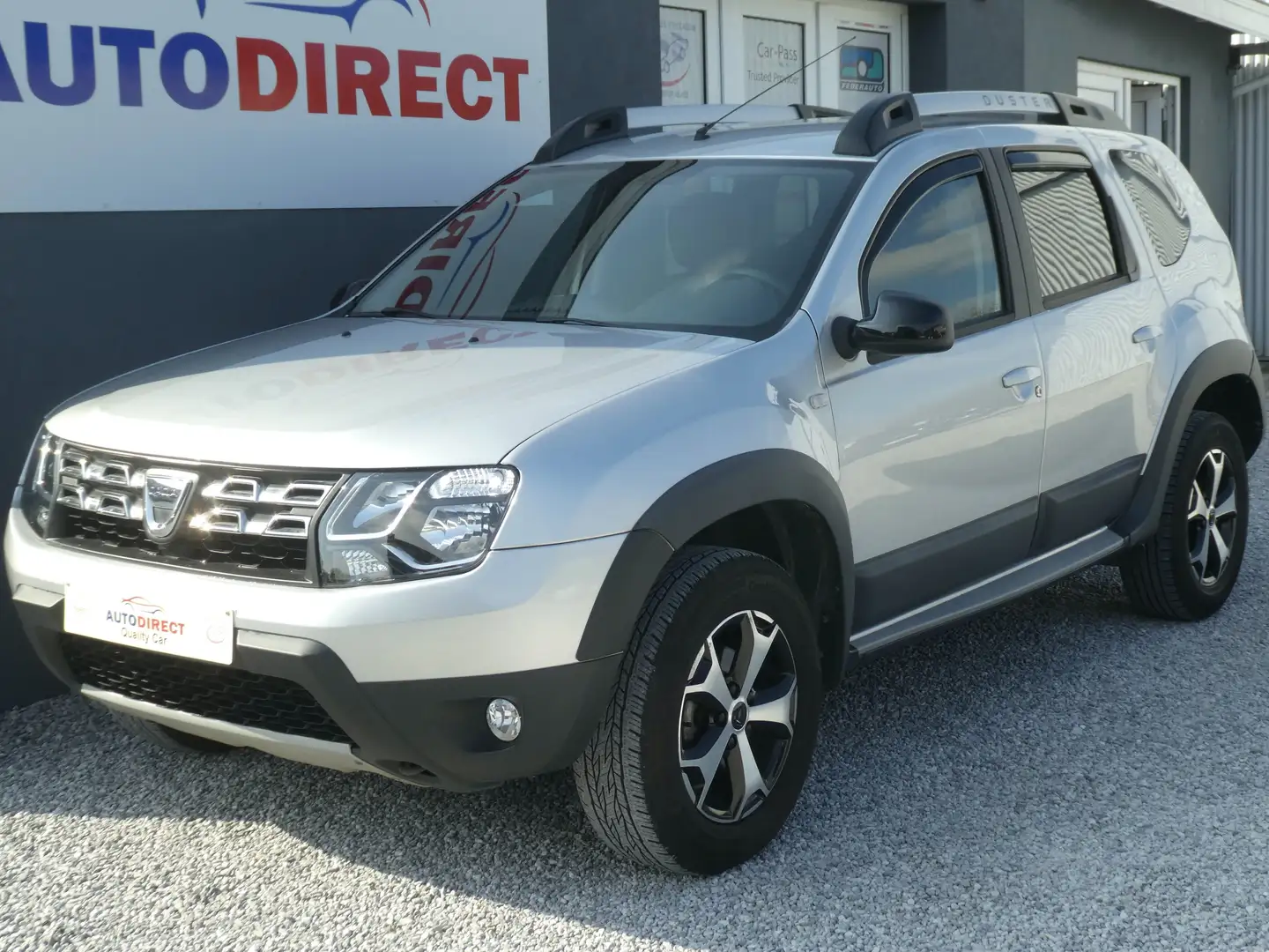 Dacia Duster 1.2 TCe Prestige Navi, Camera, Cuir, Airco, Jantes Gris - 1