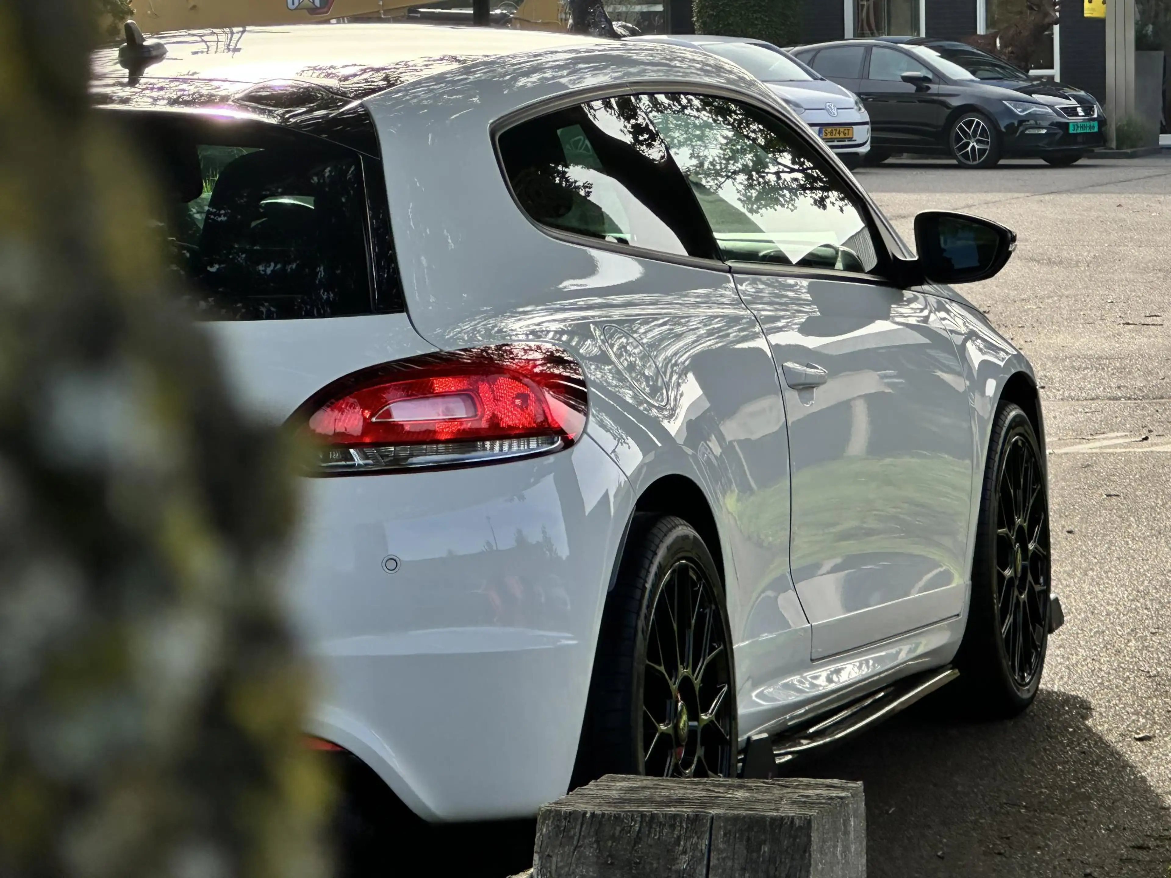 Volkswagen Scirocco 2.0 TSI R — photo 11
