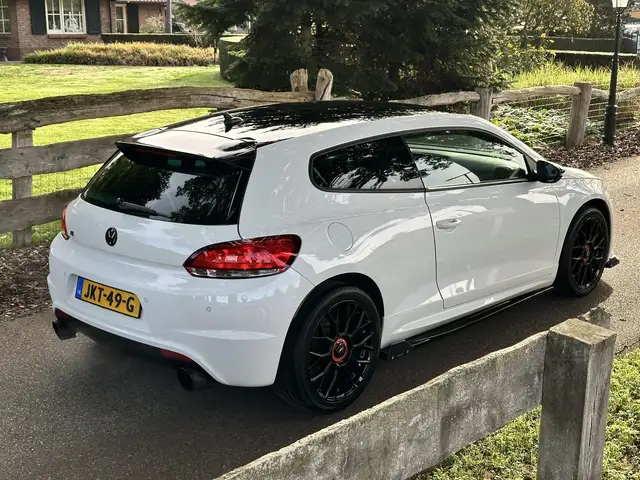 Volkswagen Scirocco view 10